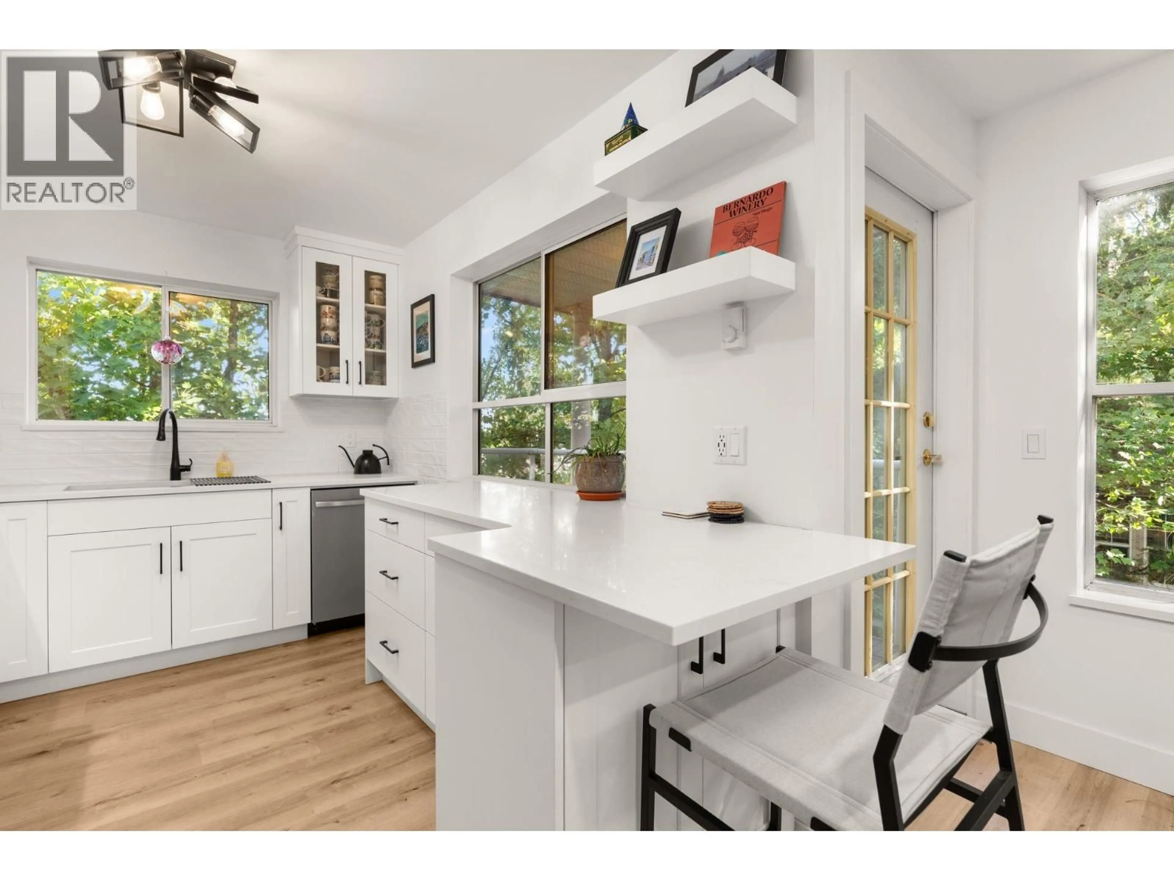 Open concept kitchen, unknown for 307 - 4758 53 STREET, Delta British Columbia V4K2Z1