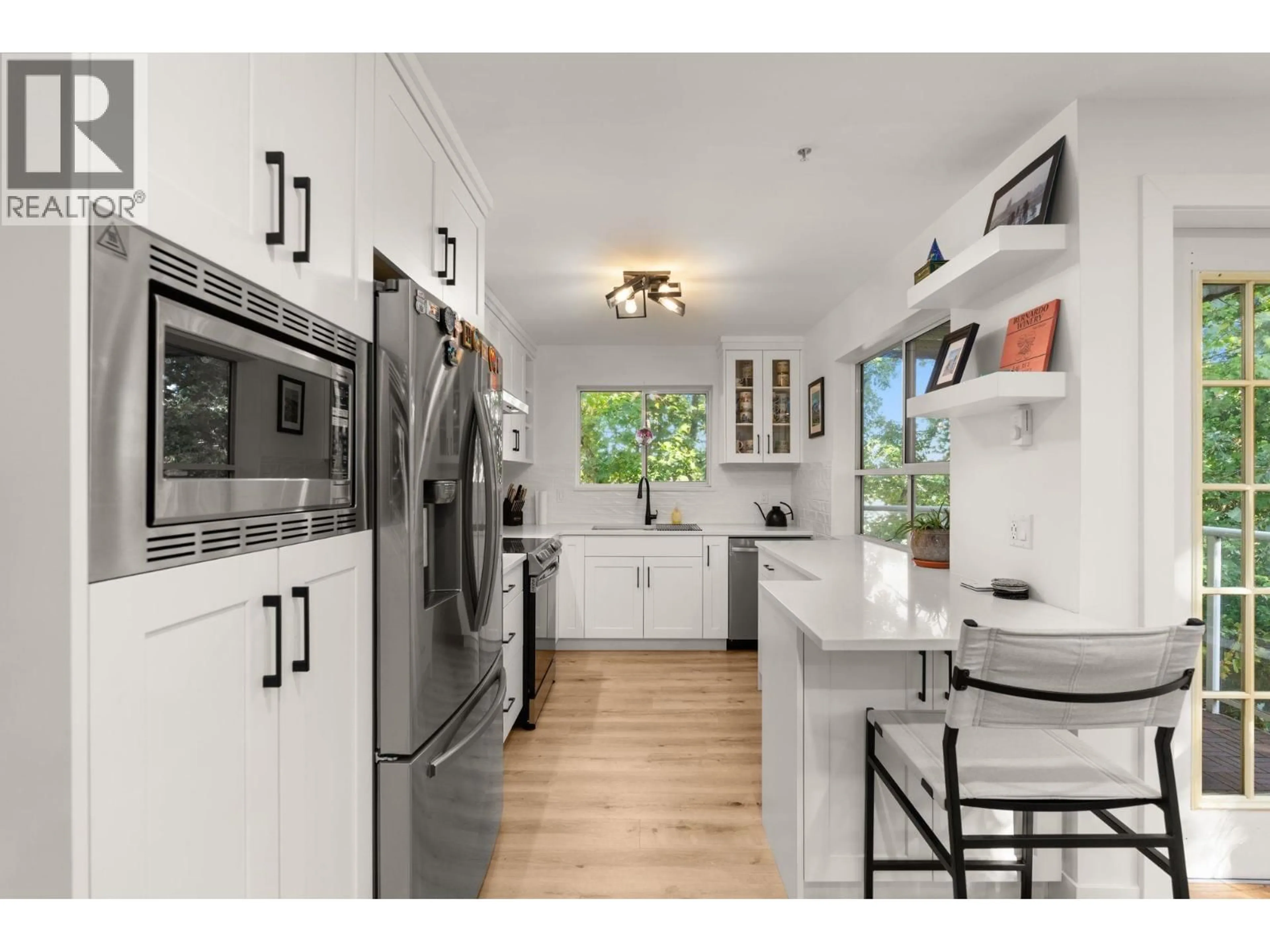 Open concept kitchen, unknown for 307 - 4758 53 STREET, Delta British Columbia V4K2Z1