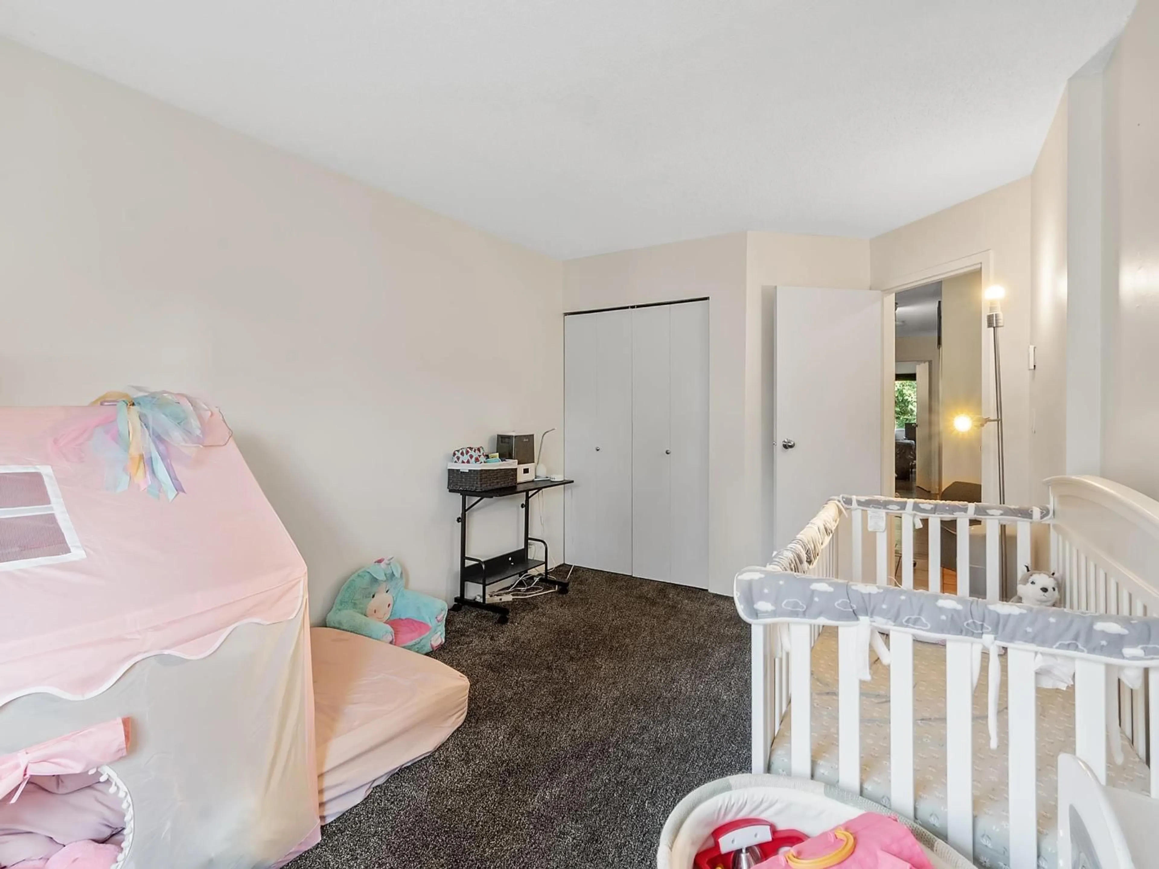 A pic of a room for 1615 - 10620 150 STREET, Surrey British Columbia V3R7S1