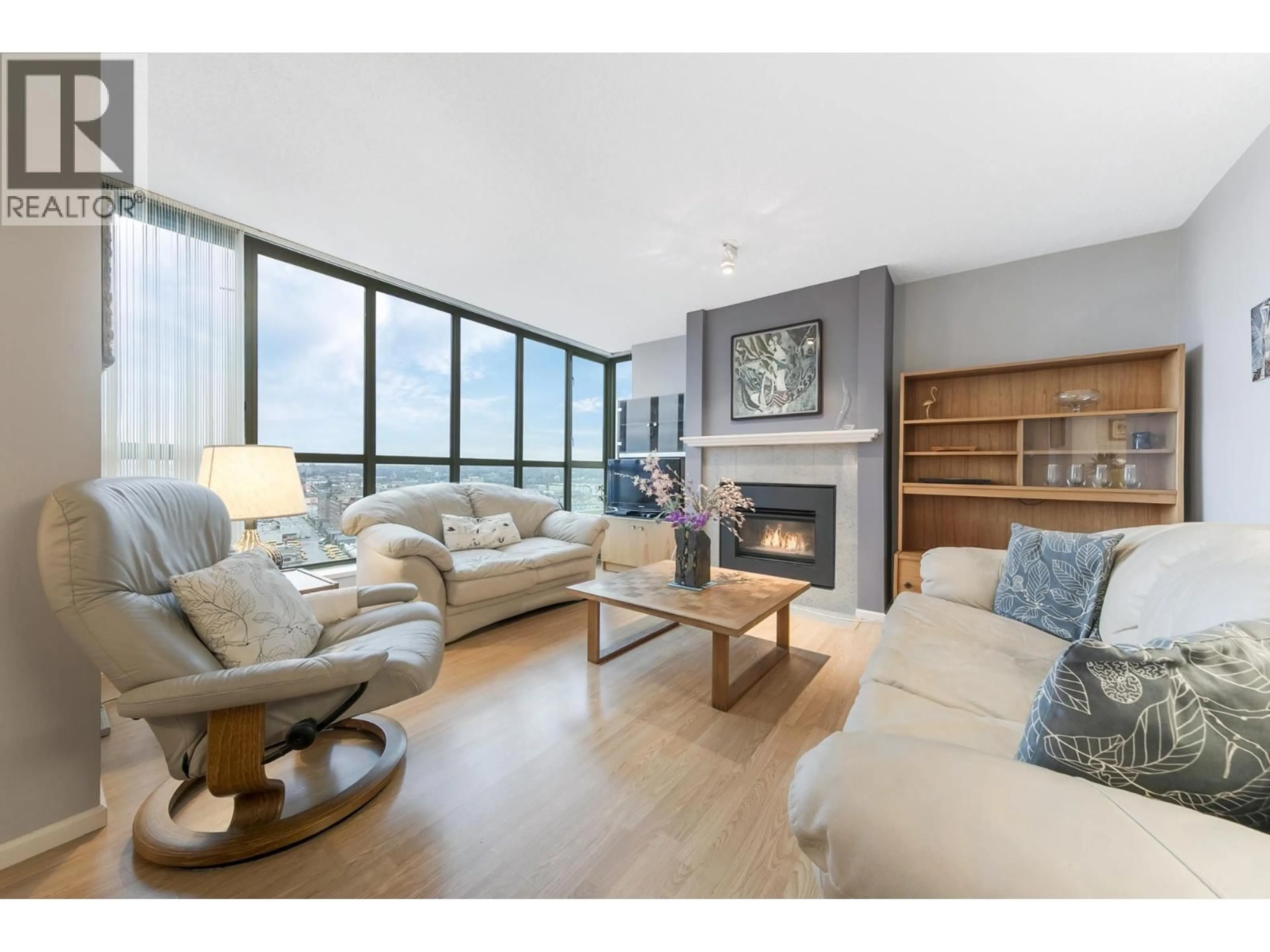 Living room with furniture, wood/laminate floor for 1904 - 1188 QUEBEC STREET, Vancouver British Columbia V6A4B3