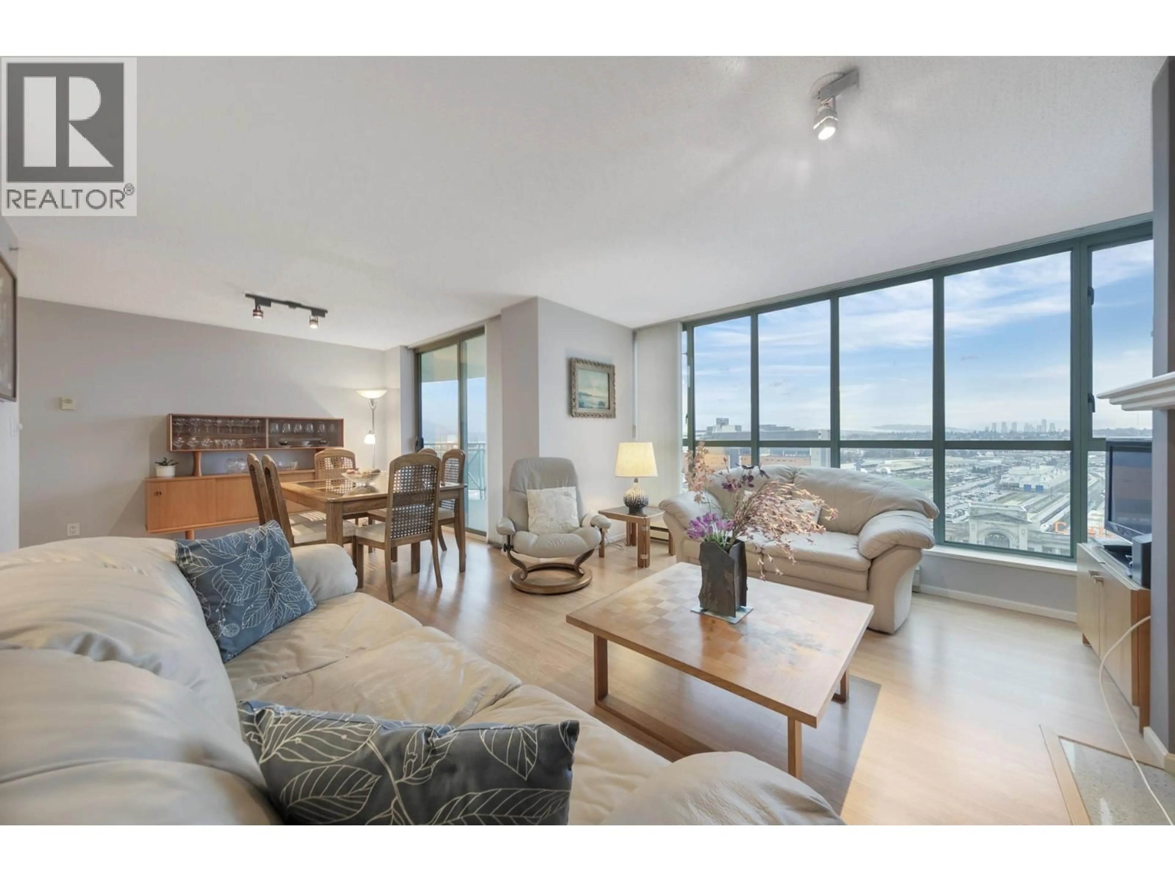 Living room with furniture, unknown for 1904 - 1188 QUEBEC STREET, Vancouver British Columbia V6A4B3