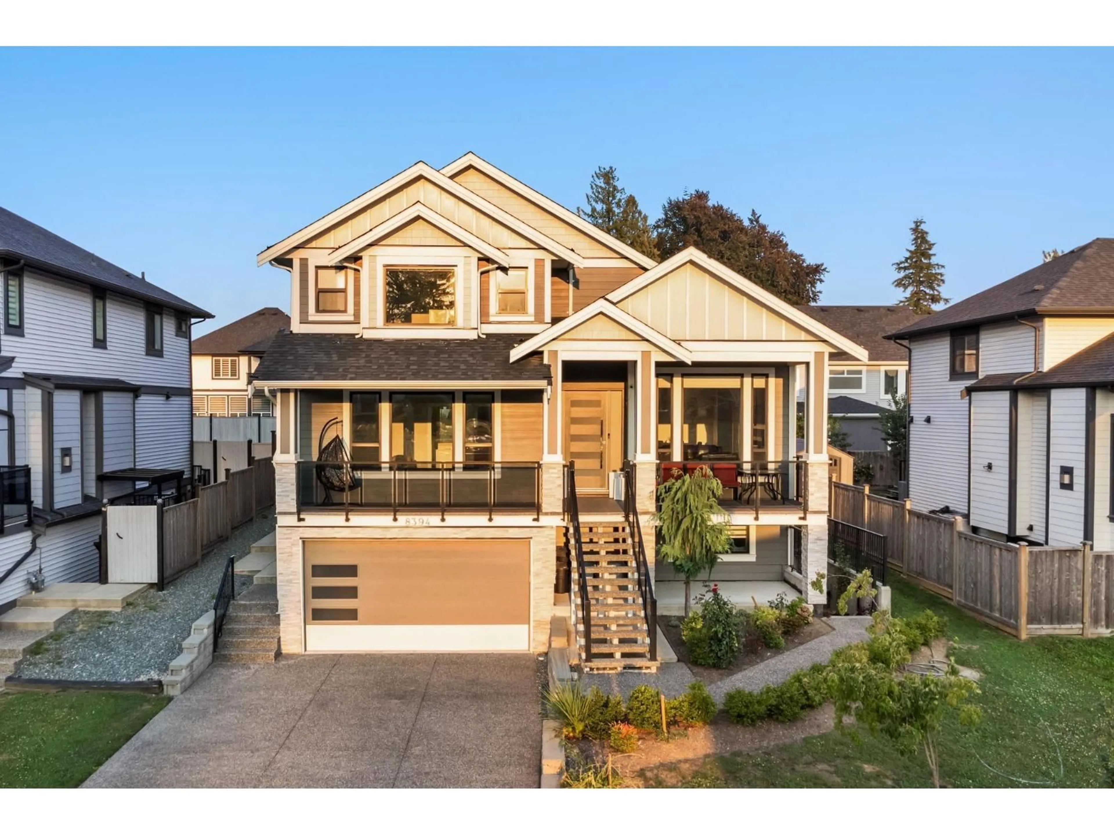 Home with vinyl exterior material, street for 8394 MCTAGGART STREET, Mission British Columbia V2V0G3