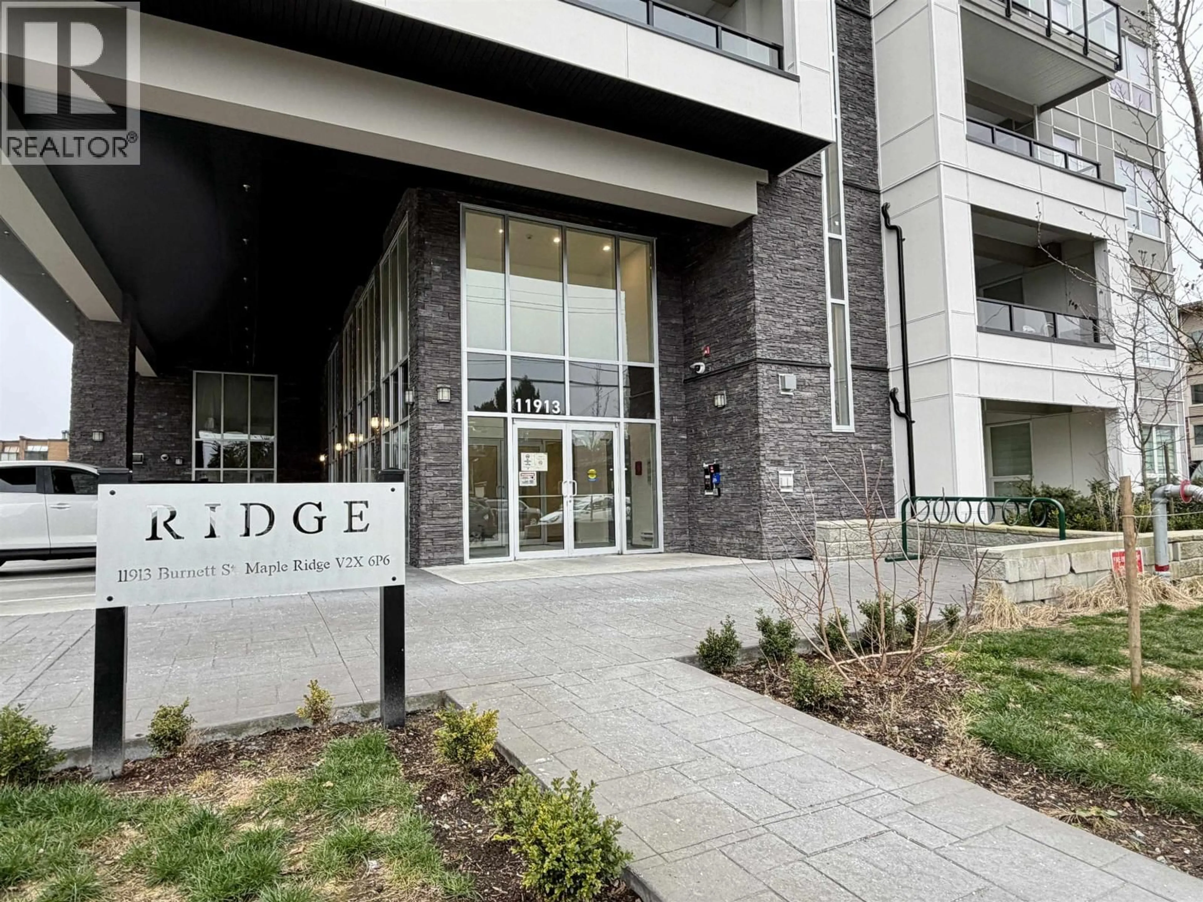 Indoor foyer for 105 - 11913 BURNETT STREET, Maple Ridge British Columbia V2X4N1