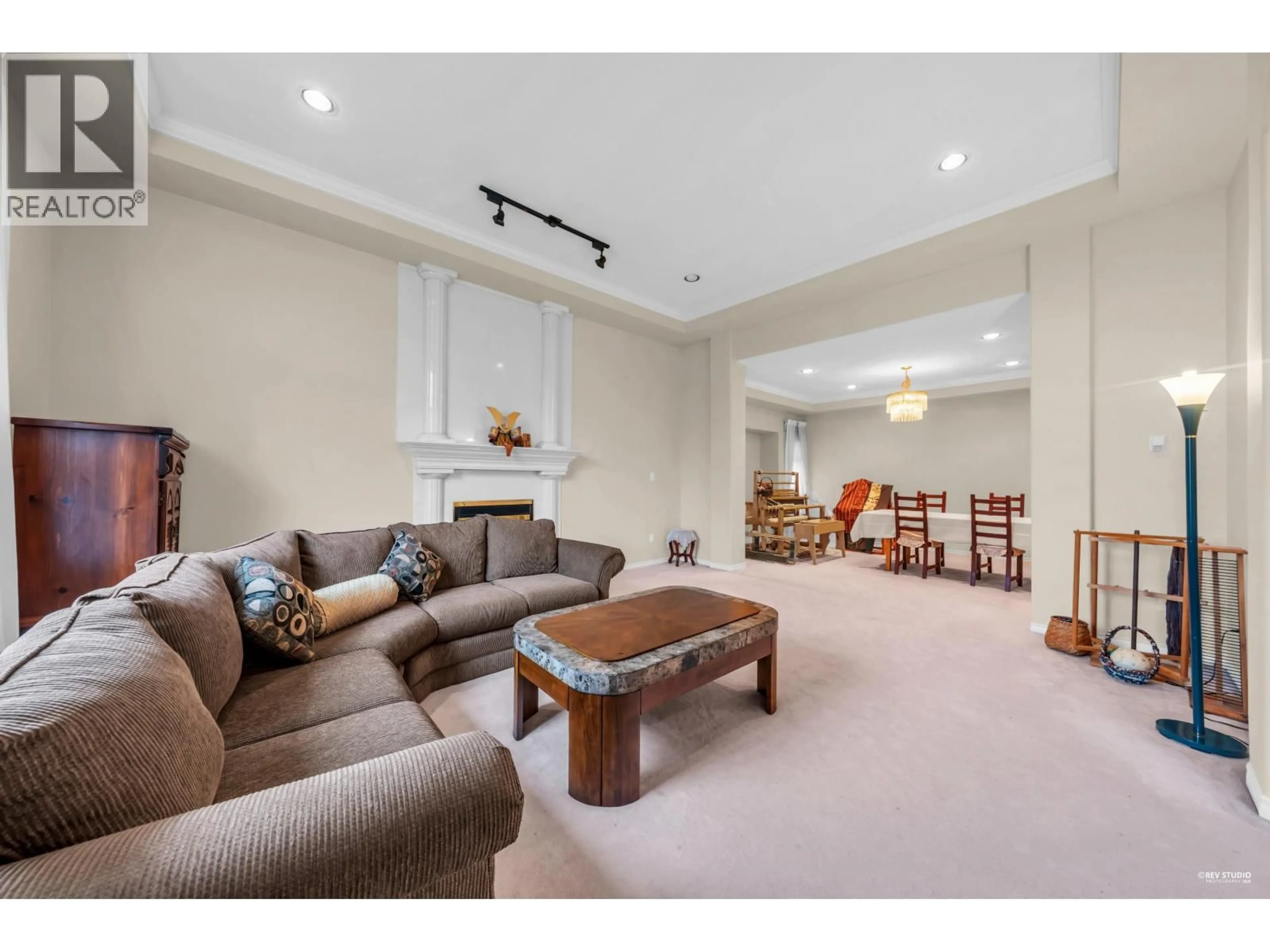 Living room with furniture, unknown for 10560 RAILWAY AVENUE, Richmond British Columbia V7E2B8