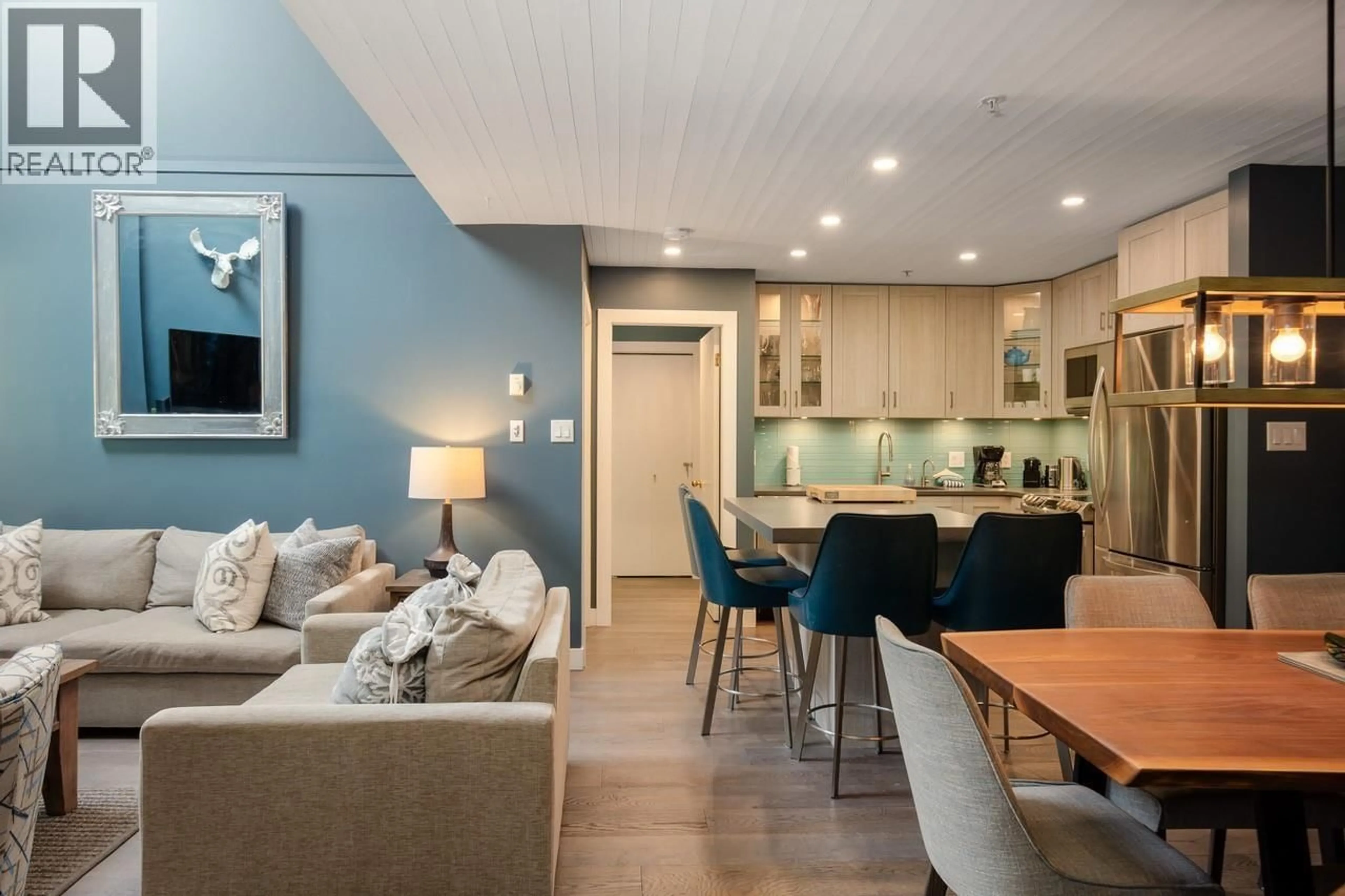 Open concept kitchen, unknown for 8 - 4857 PAINTED CLIFF ROAD, Whistler British Columbia V8E1C8