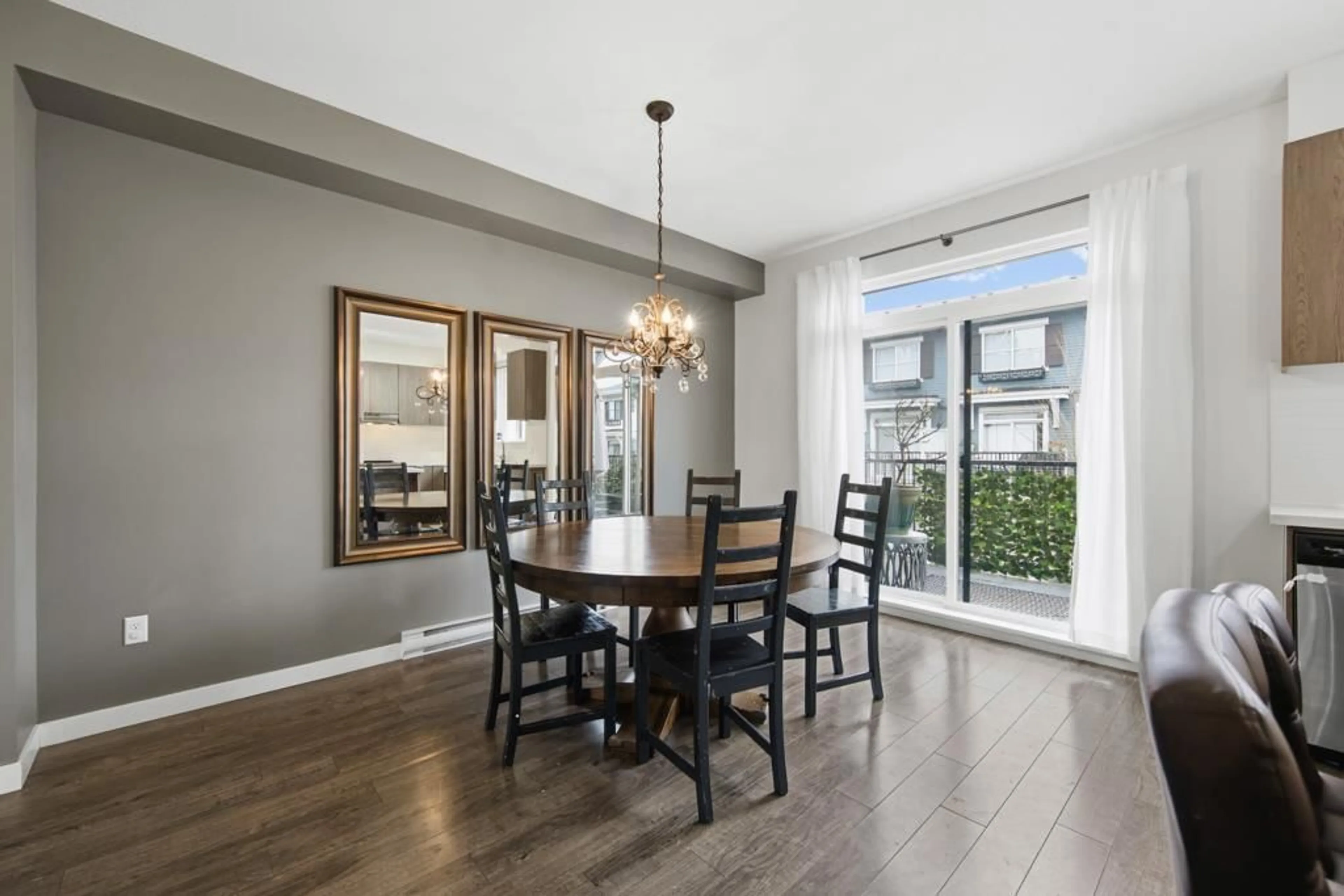 Dining room, wood/laminate floor for 10 - 10735 84 AVENUE, Delta British Columbia V4C0C7