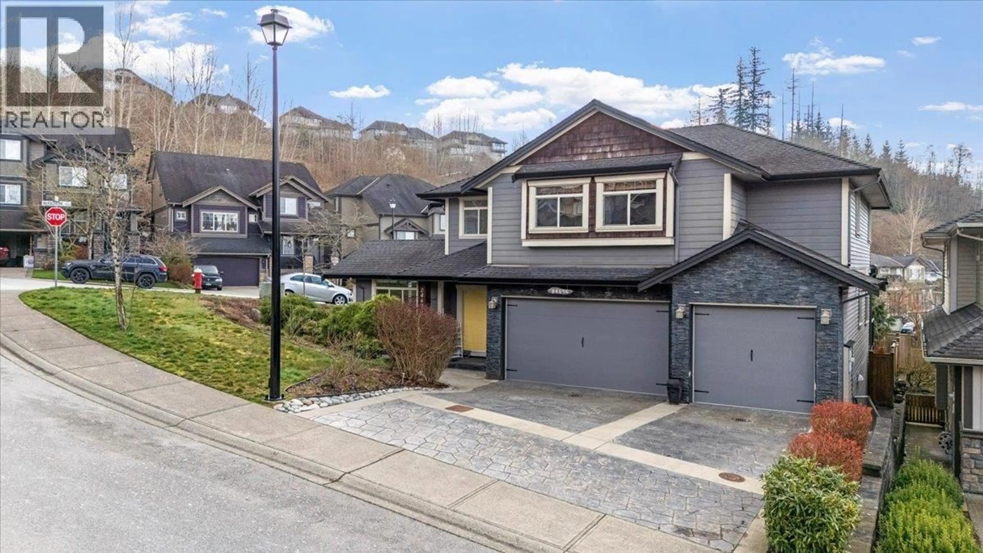 A pic from outside/outdoor area/front of a property/back of a property/a pic from drone, mountain view for 24696 103A AVENUE, Maple Ridge British Columbia V2W0B1
