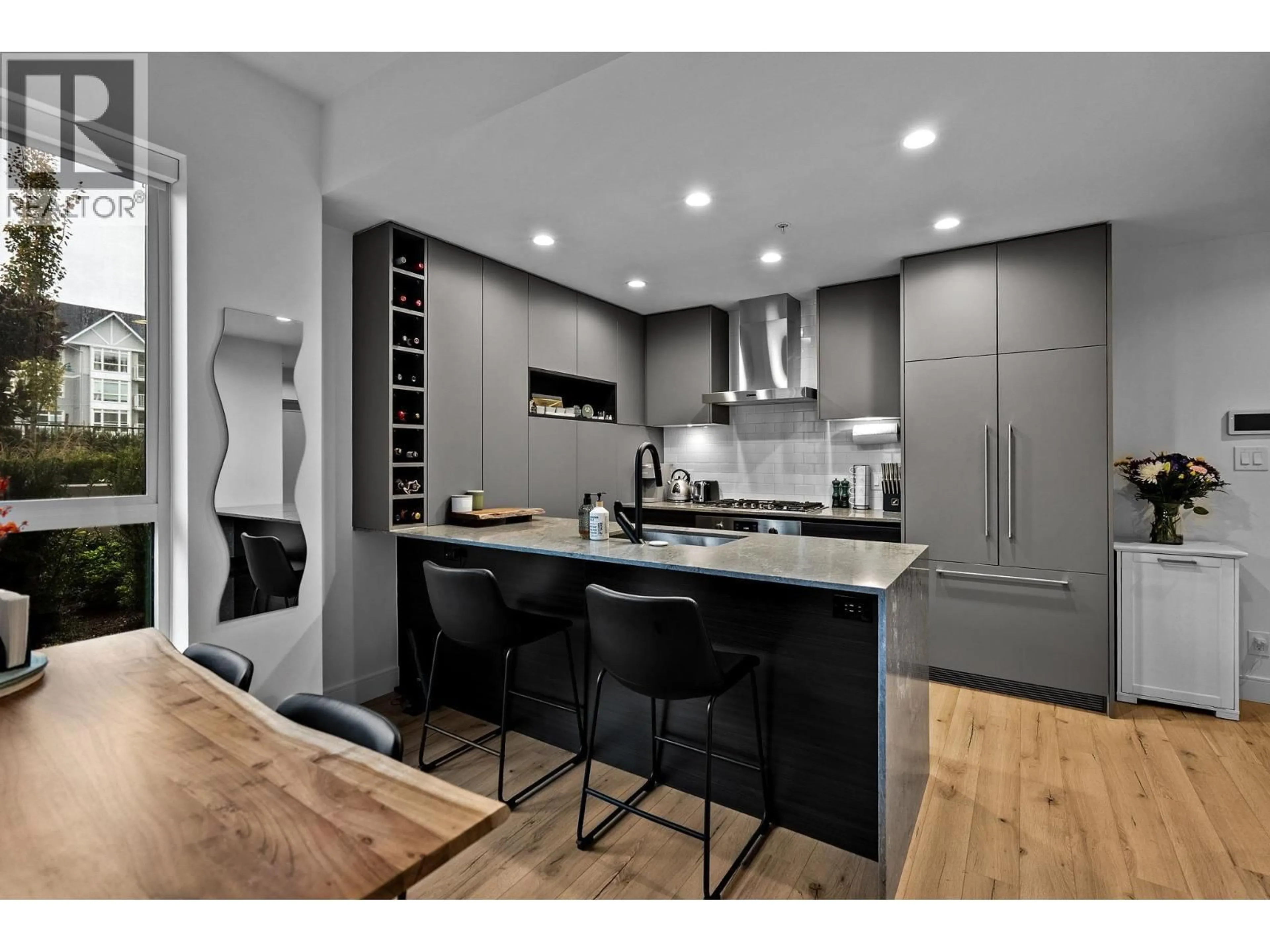 Contemporary kitchen, unknown for 205 - 55 KLAHANIE DRIVE, Port Moody British Columbia V3H0M9