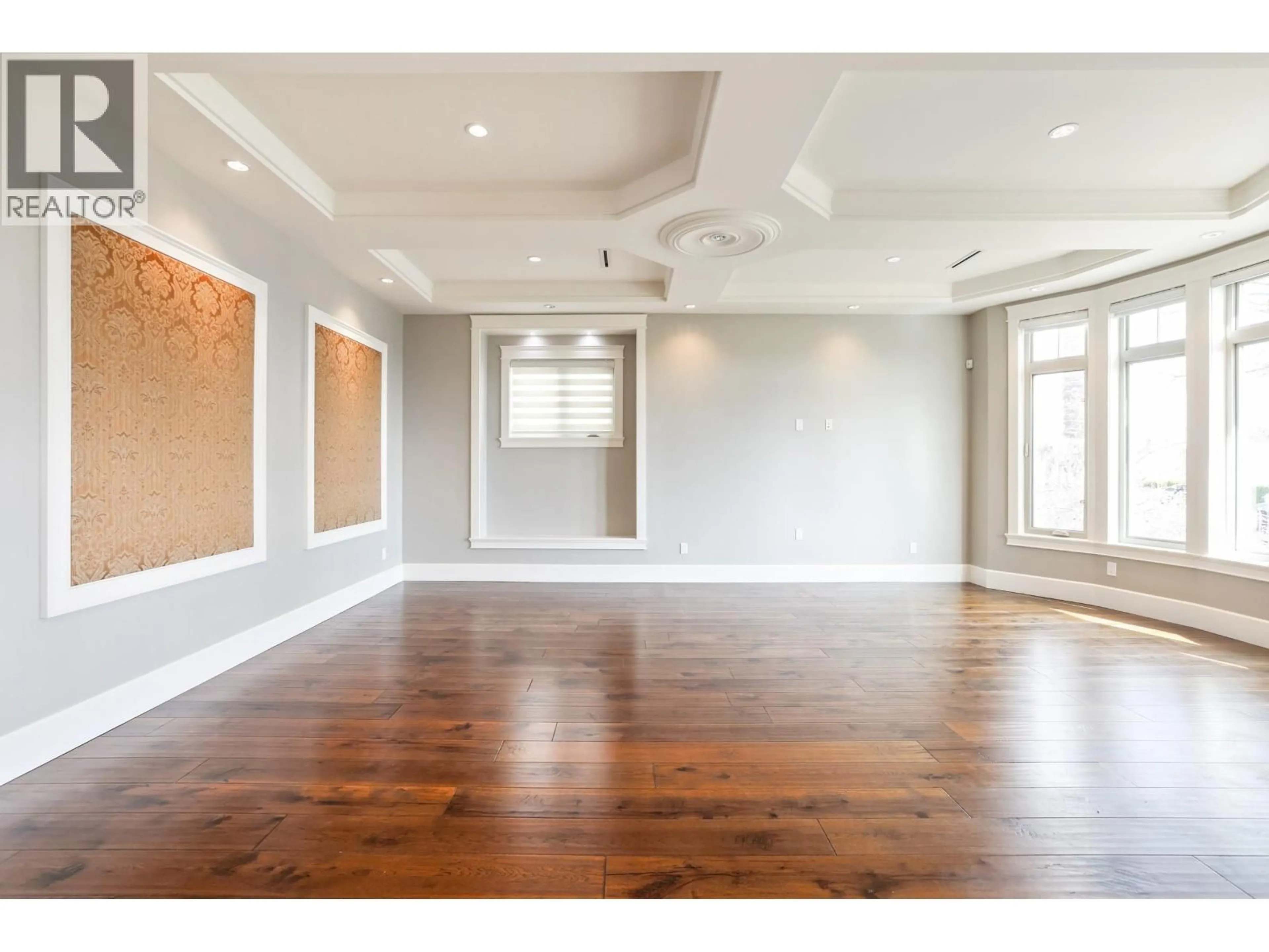 A pic of a room for 7525 13TH AVENUE, Burnaby British Columbia V3N2E3