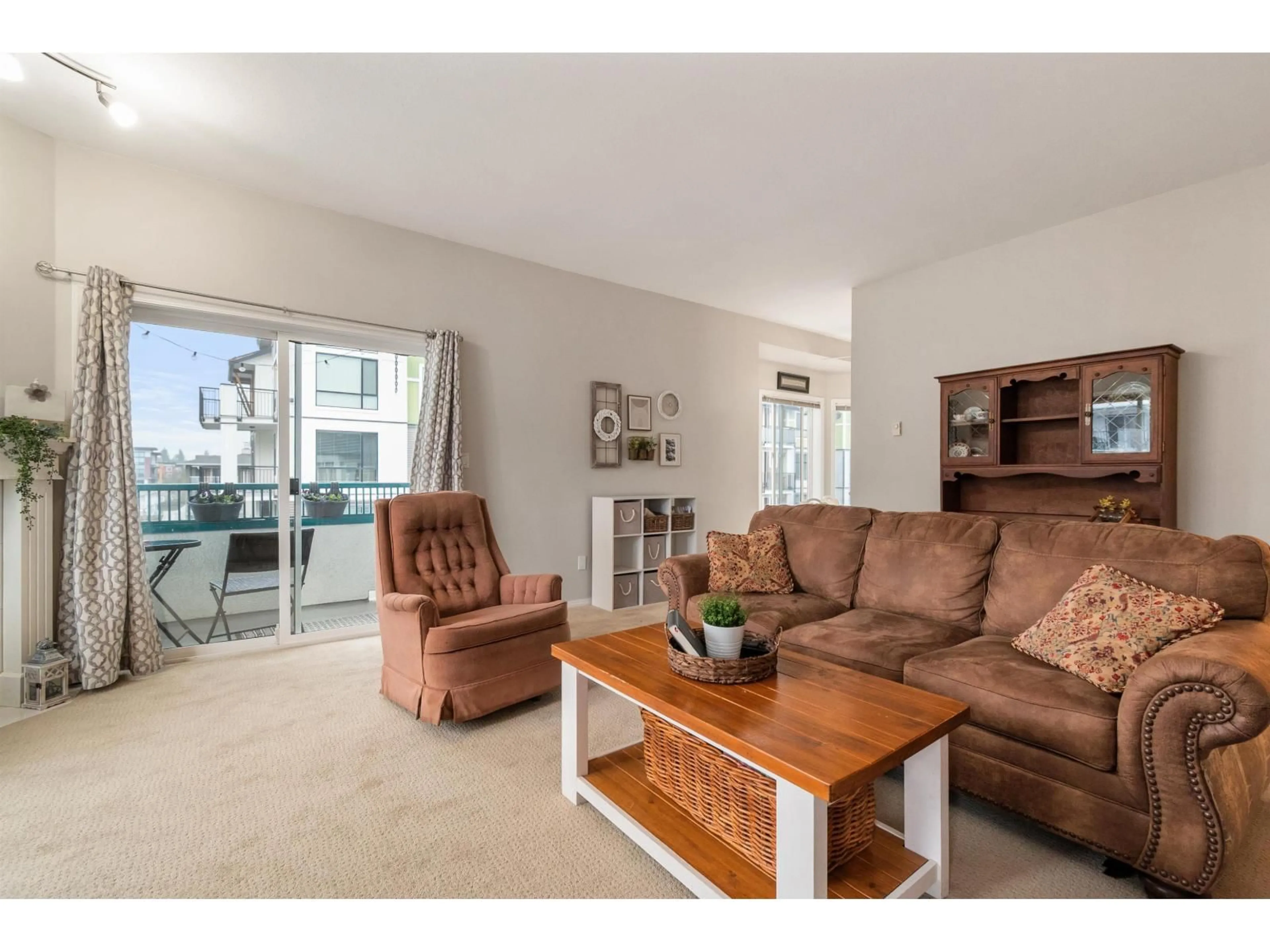 Living room with furniture, unknown for 308 - 9143 EDWARD STREET, Chilliwack British Columbia V2P4C5