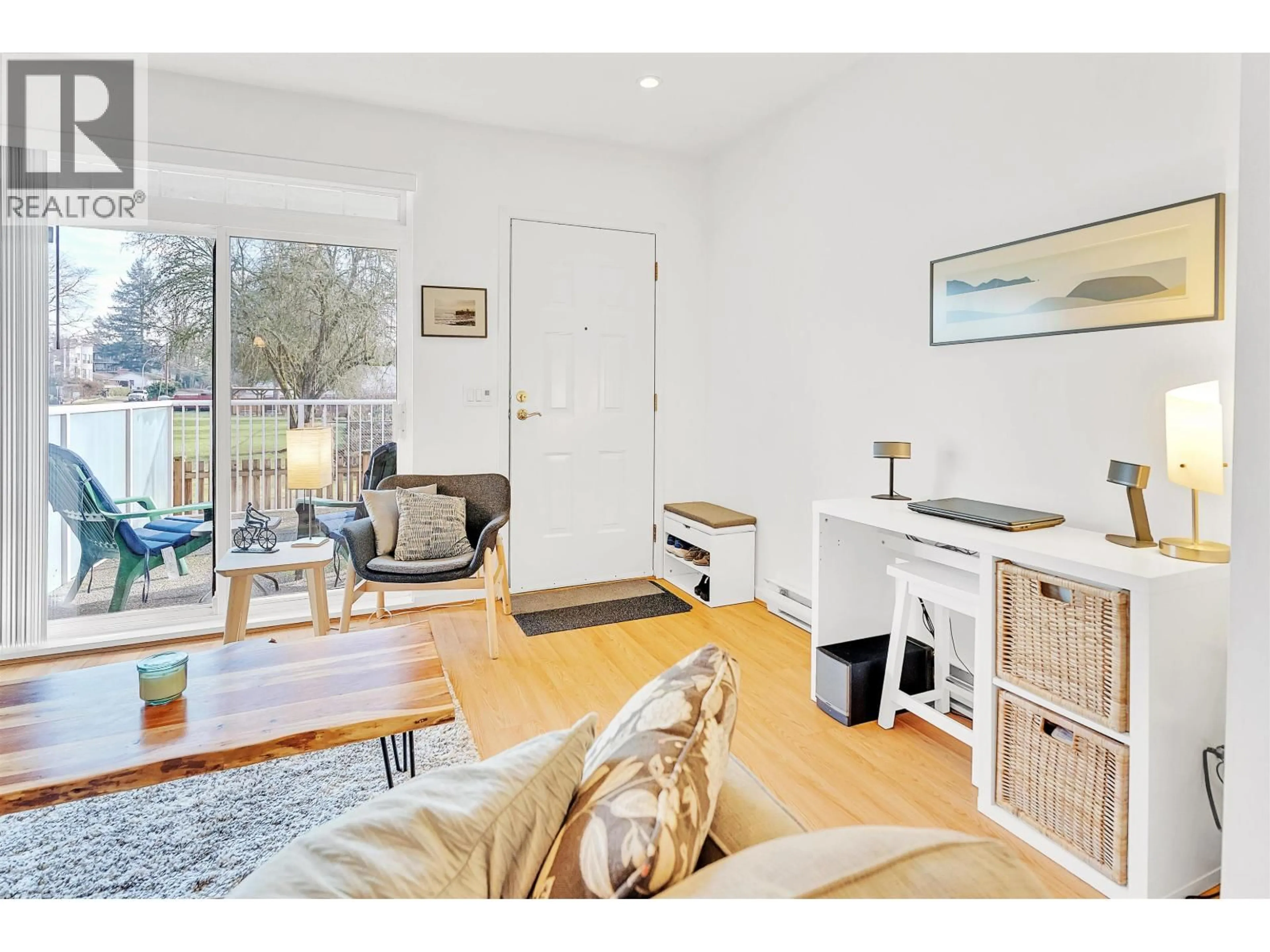 Living room with furniture, wood/laminate floor for 56 - 2422 HAWTHORNE AVENUE, Port Coquitlam British Columbia V3C6K7