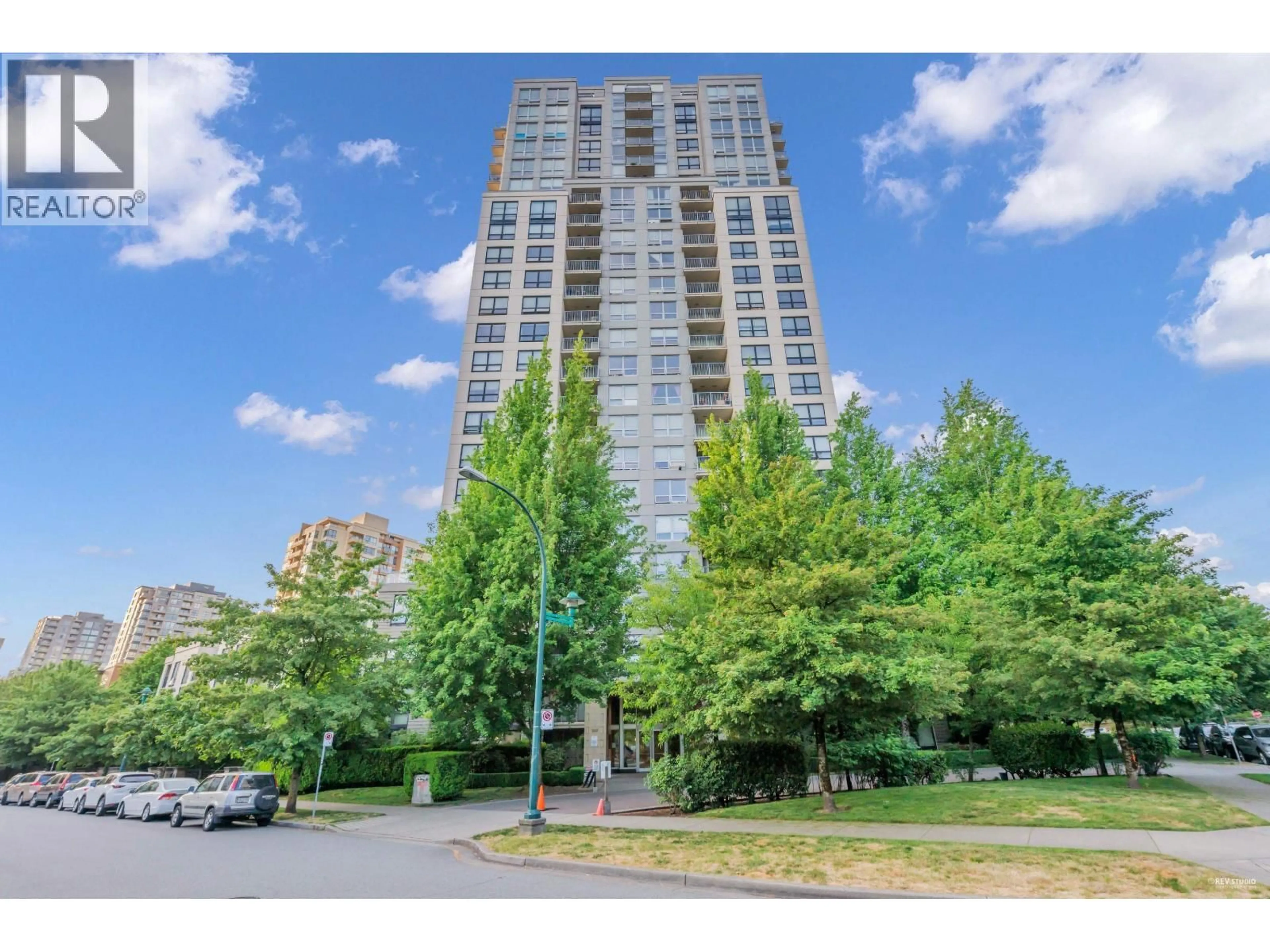 A pic from outside/outdoor area/front of a property/back of a property/a pic from drone, unknown for 2002 - 3663 CROWLEY DRIVE, Vancouver British Columbia V5R6H4