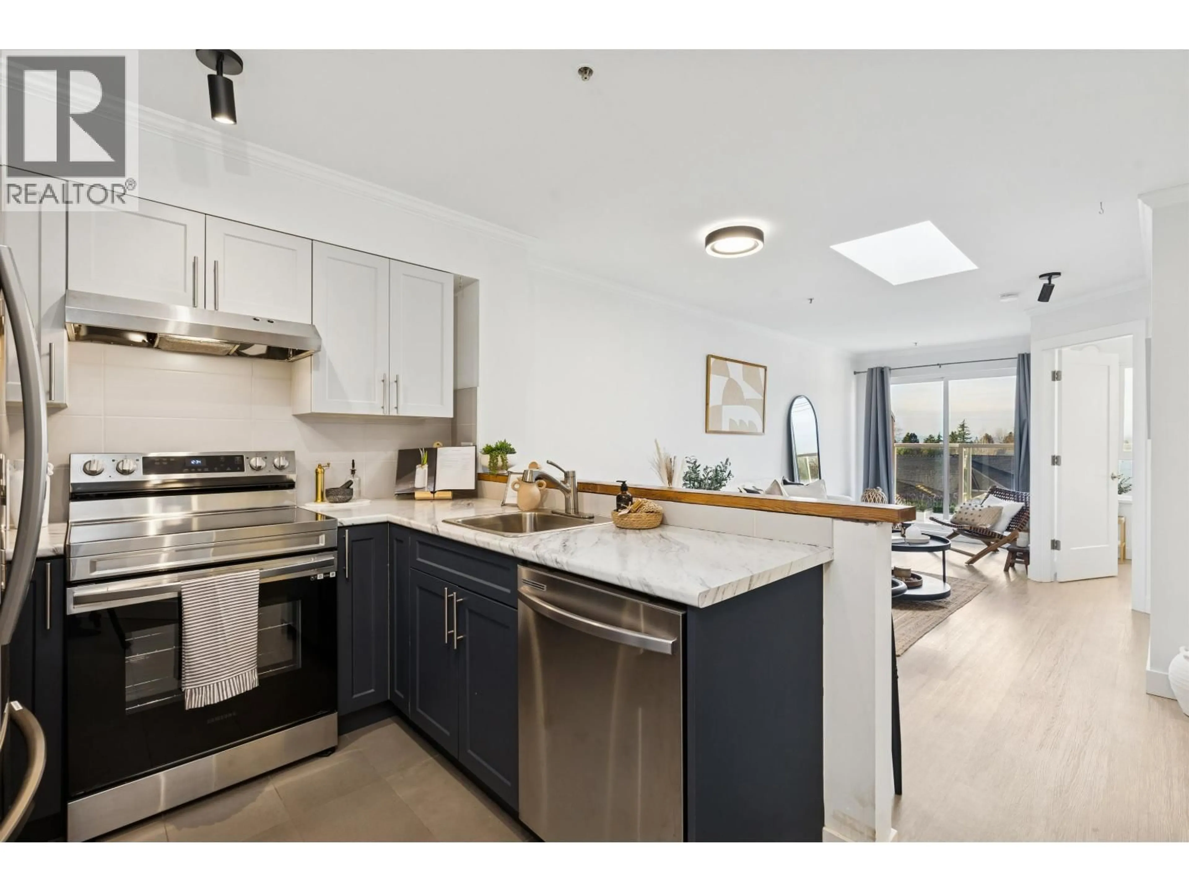 Open concept kitchen, unknown for PH5 - 1503 66TH AVENUE, Vancouver British Columbia V6P2R8