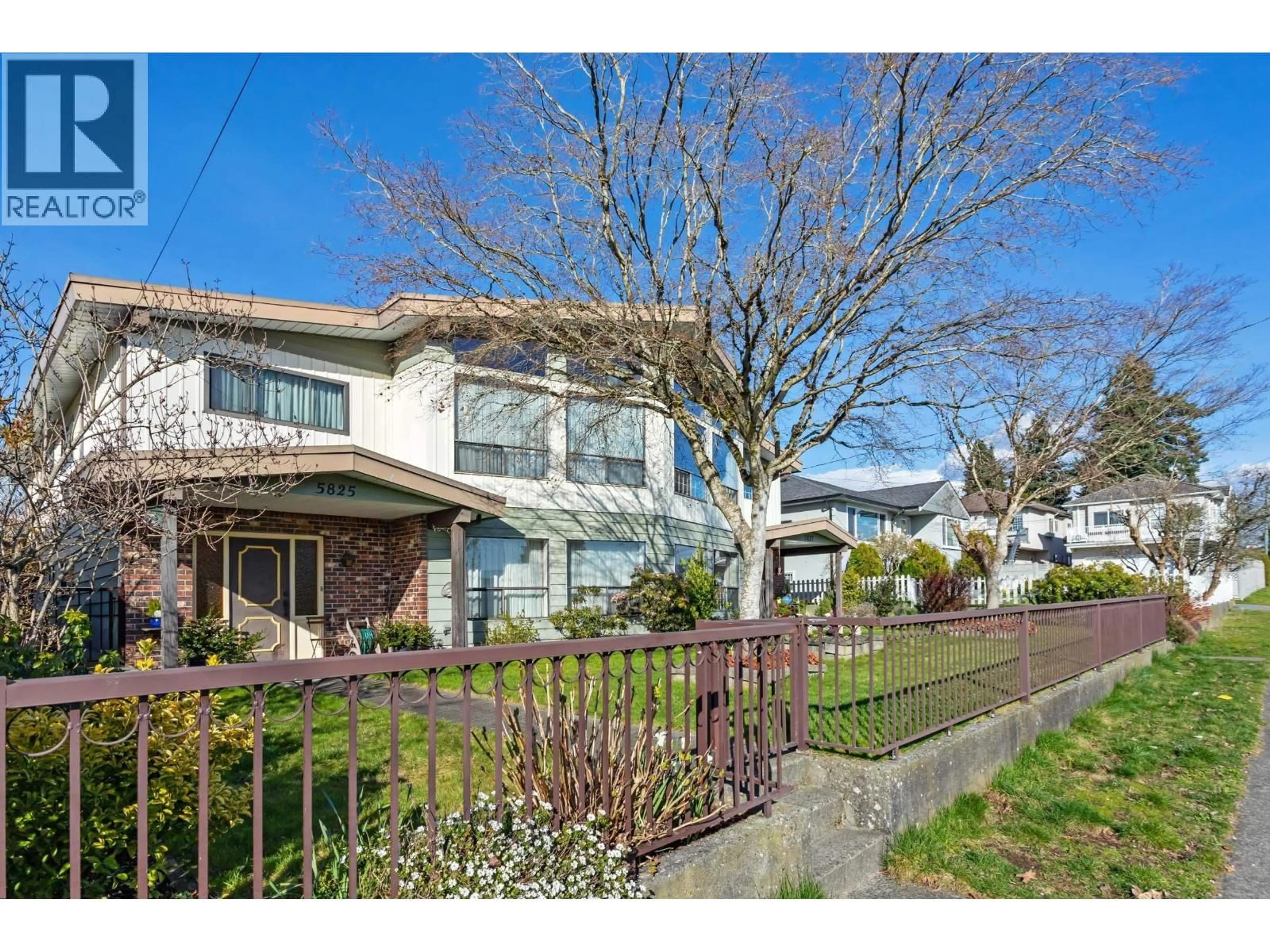 A pic from outside/outdoor area/front of a property/back of a property/a pic from drone, street for 5825 CLINTON STREET, Burnaby British Columbia V5J2M4