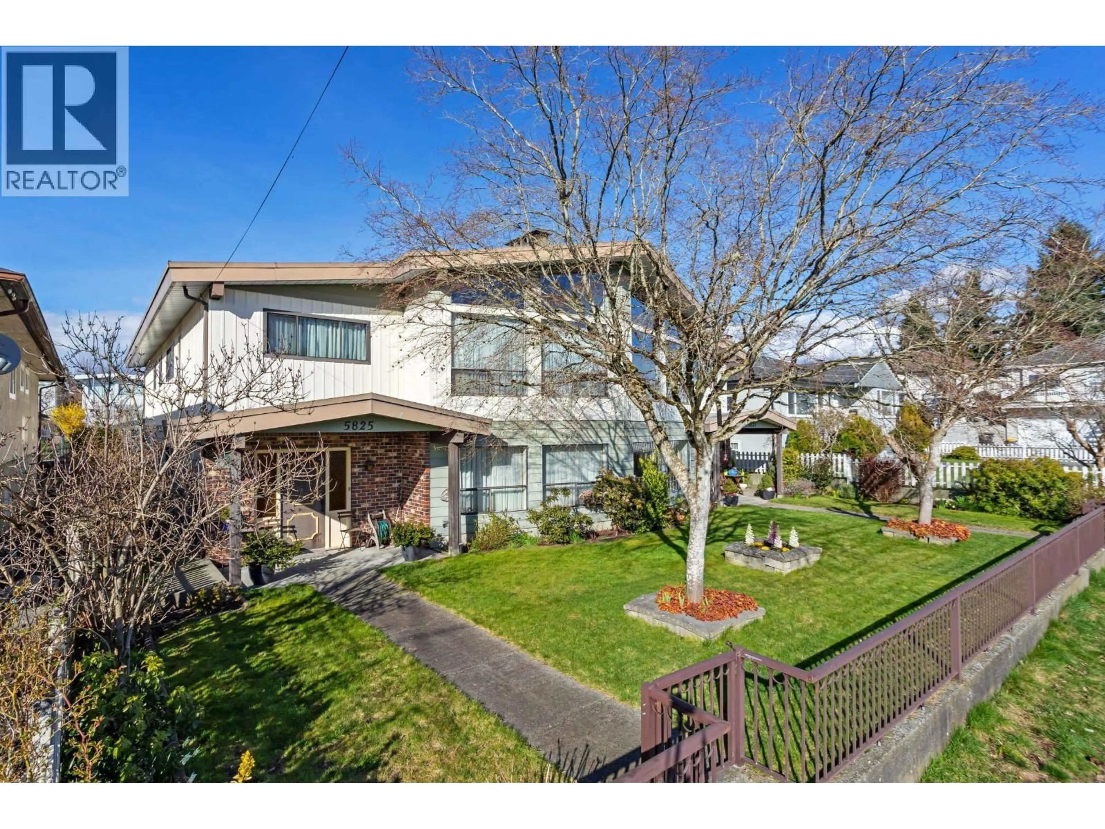 A pic from outside/outdoor area/front of a property/back of a property/a pic from drone, street for 5825 CLINTON STREET, Burnaby British Columbia V5J2M4