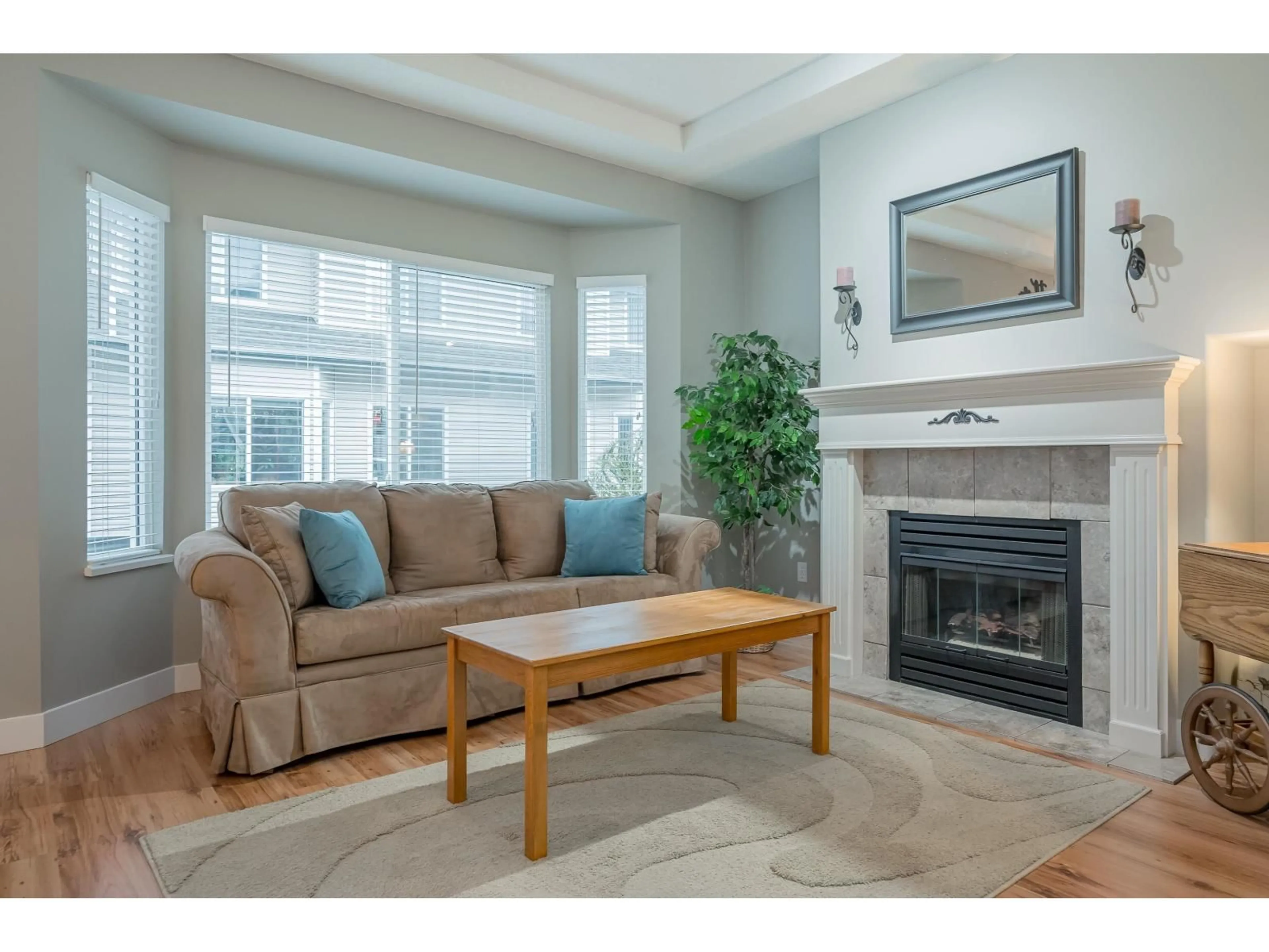 Living room with furniture, unknown for 21 - 20750 TELEGRAPH TRAIL, Langley British Columbia V1M2W1