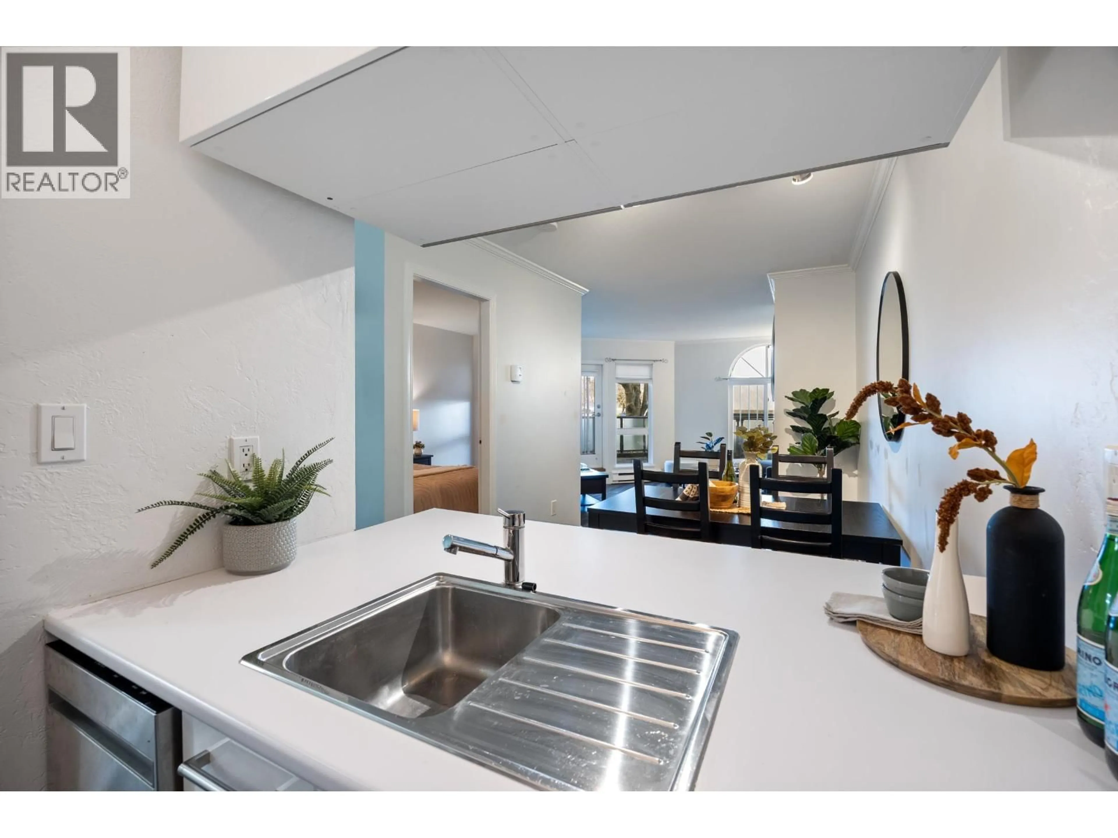 Unknown for 103 - 2110 CORNWALL AVENUE, Vancouver British Columbia V6K1B4