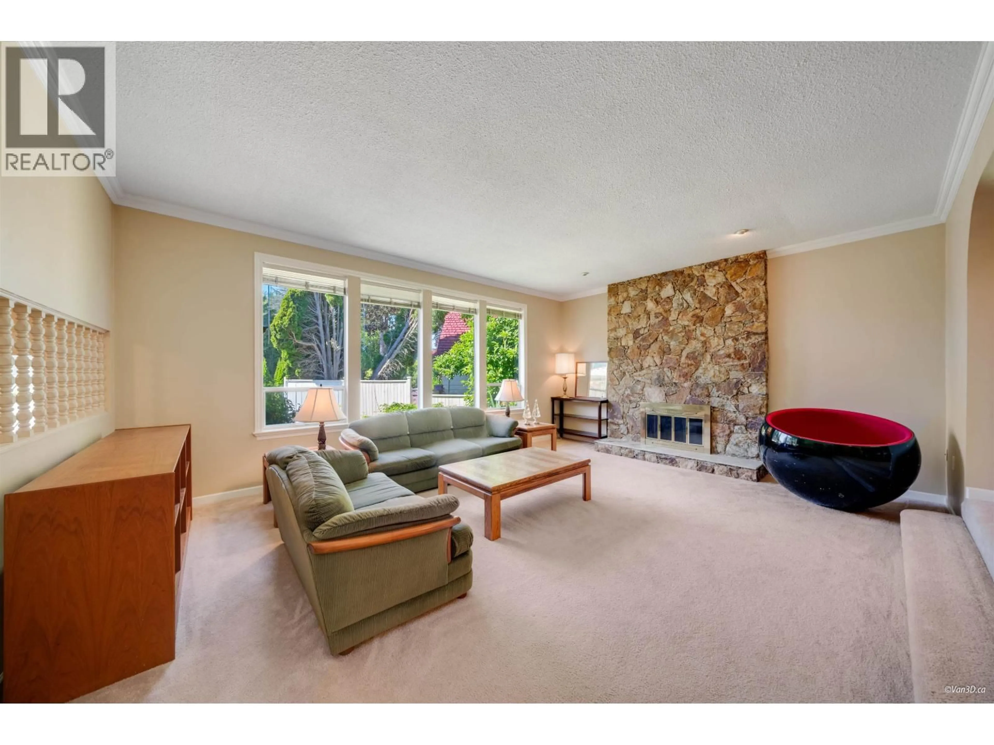 Living room with furniture, carpet floor for 7720 WATERTON DRIVE, Richmond British Columbia V7A4G4