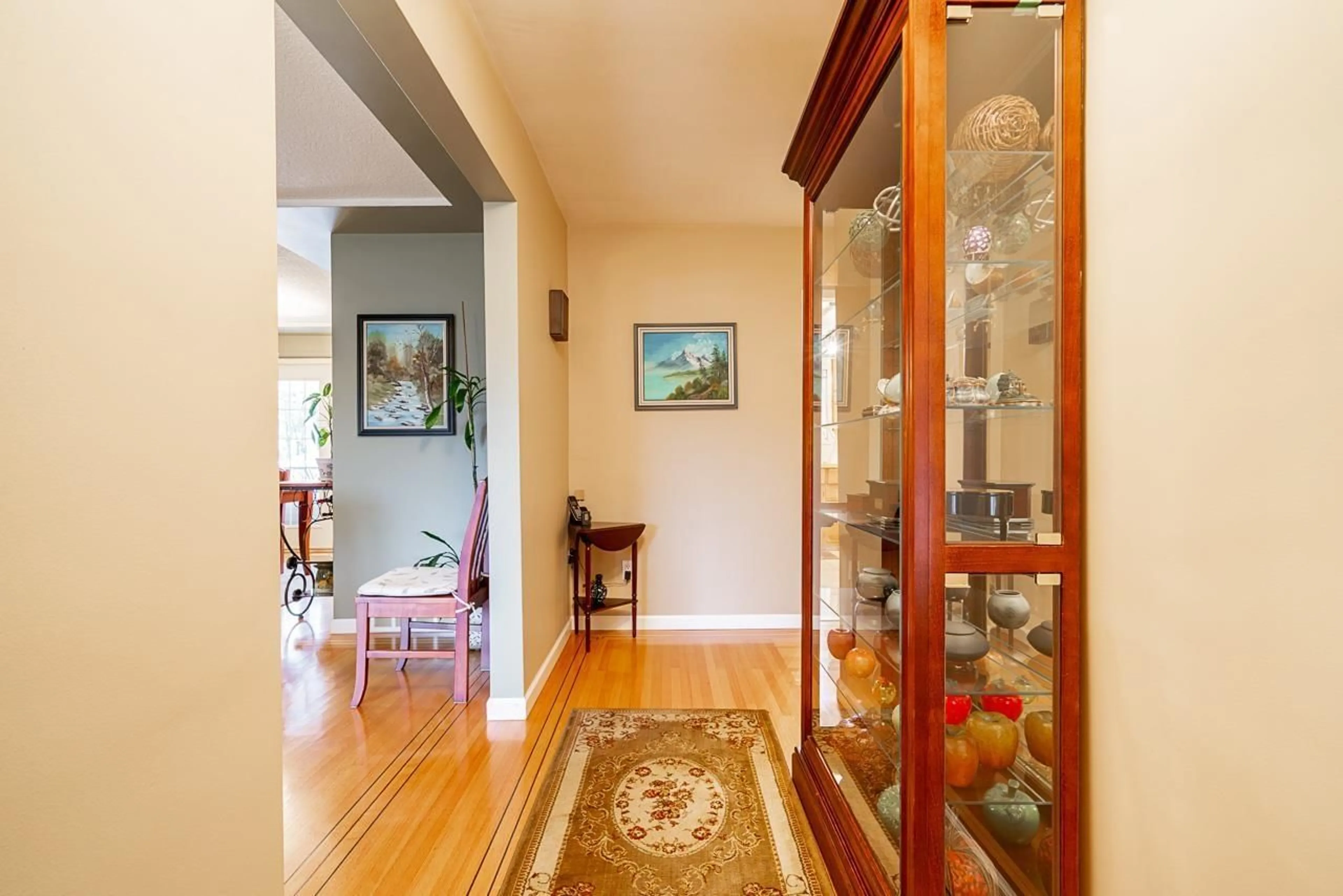 Indoor foyer for 13789 BENTLEY ROAD, Surrey British Columbia V3R5C5