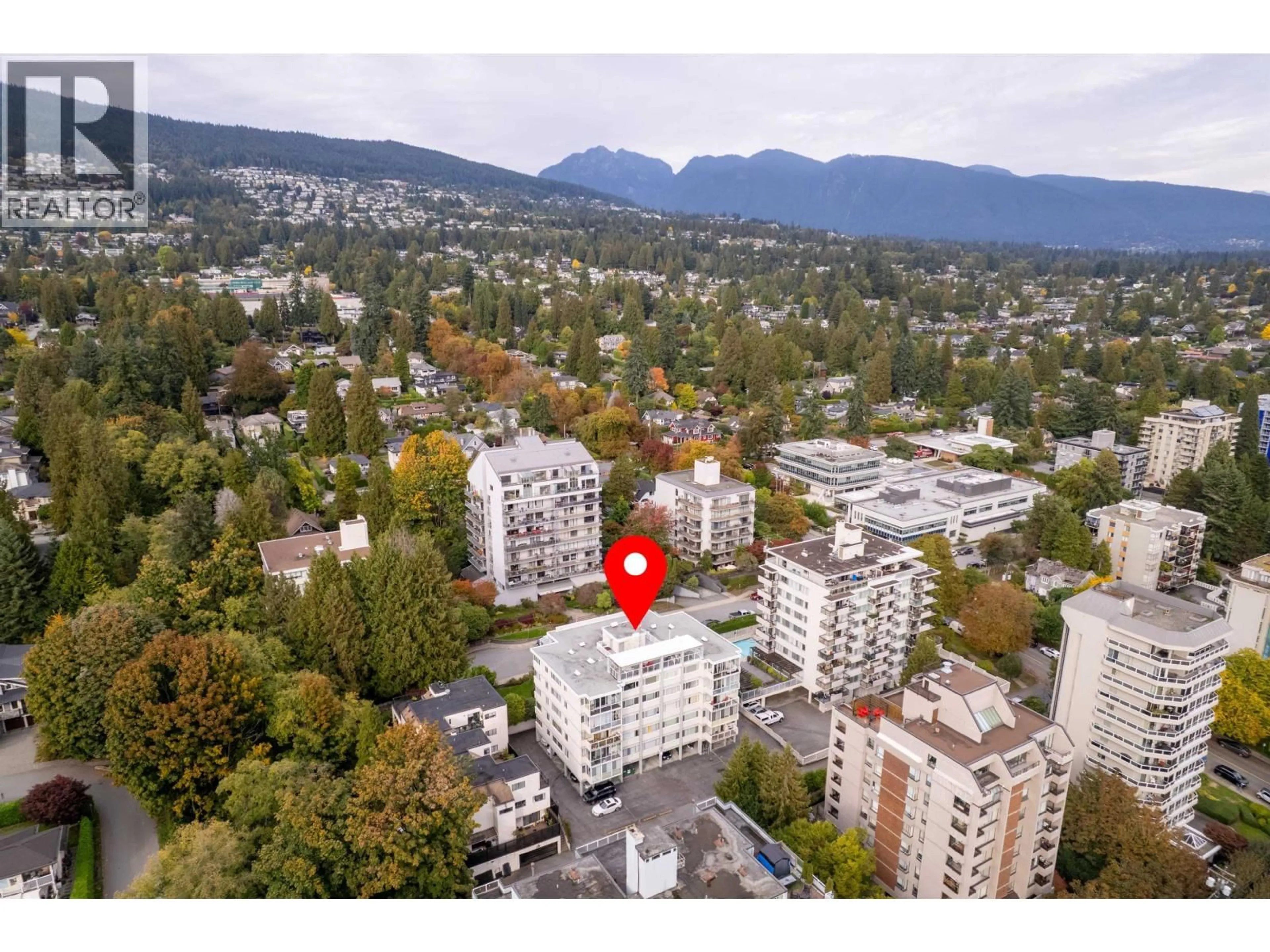 A pic from outside/outdoor area/front of a property/back of a property/a pic from drone, city buildings view from balcony for 402 - 1750 ESQUIMALT AVENUE, West Vancouver British Columbia V7V1R8