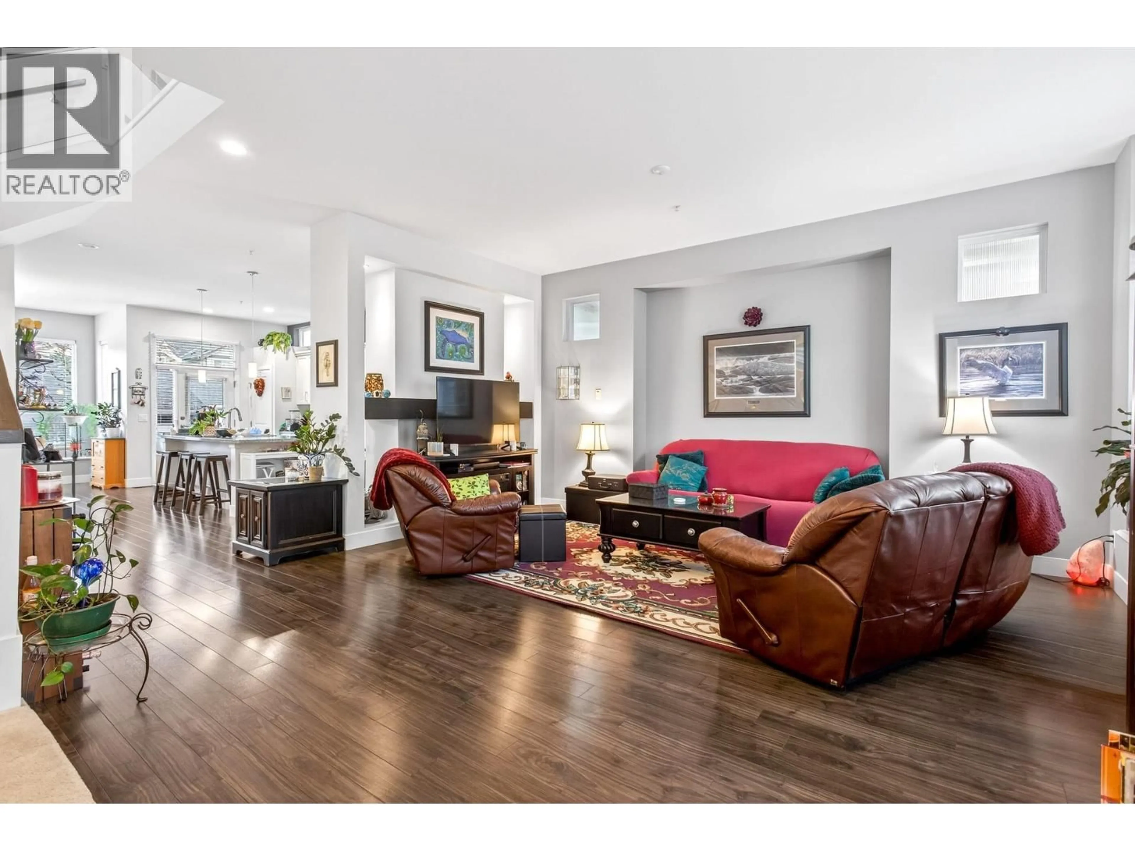 Living room with furniture, wood/laminate floor for 10473 ROBERTSON STREET, Maple Ridge British Columbia V2W0H8