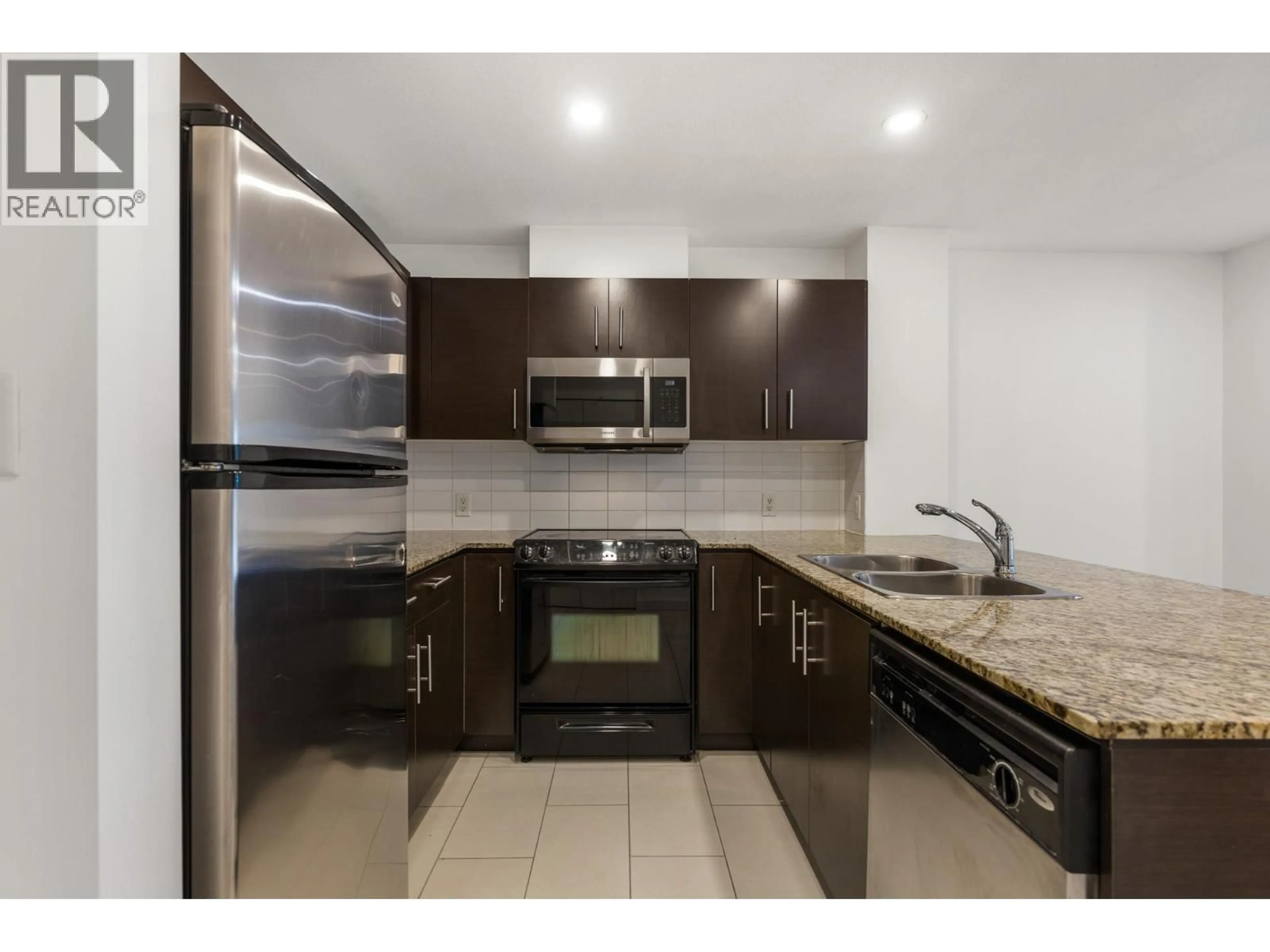 Standard kitchen, ceramic/tile floor for 215 - 11665 HANEY, Maple Ridge British Columbia V2X8W9