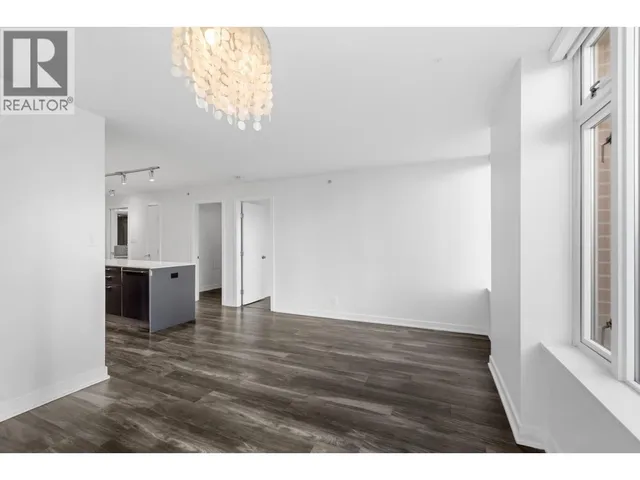 301 - 1762 DAVIE STREET, Vancouver 4