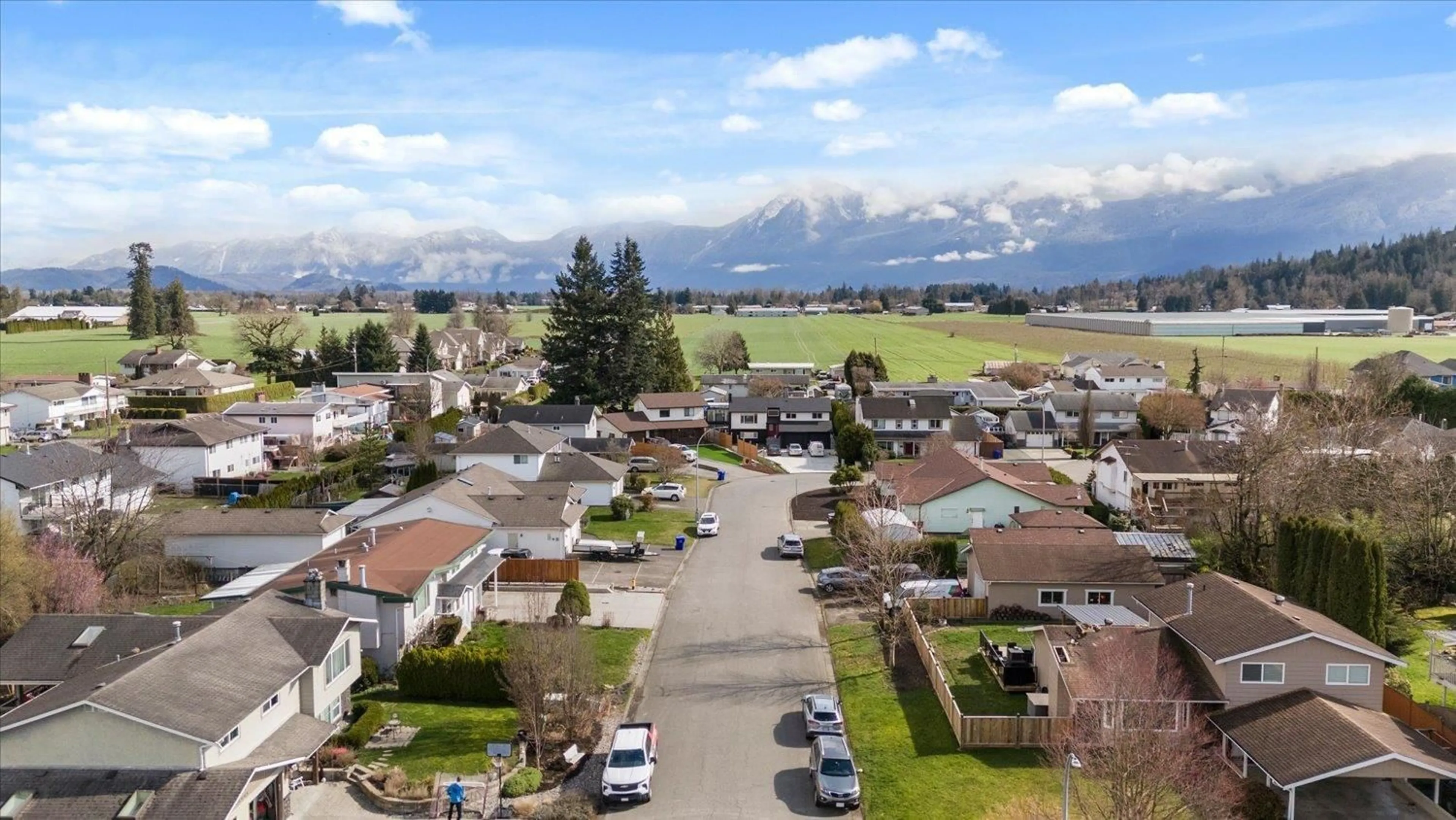 A pic from outside/outdoor area/front of a property/back of a property/a pic from drone, mountain view for 46675 OSBORNE ROAD, Chilliwack British Columbia V2P6T6
