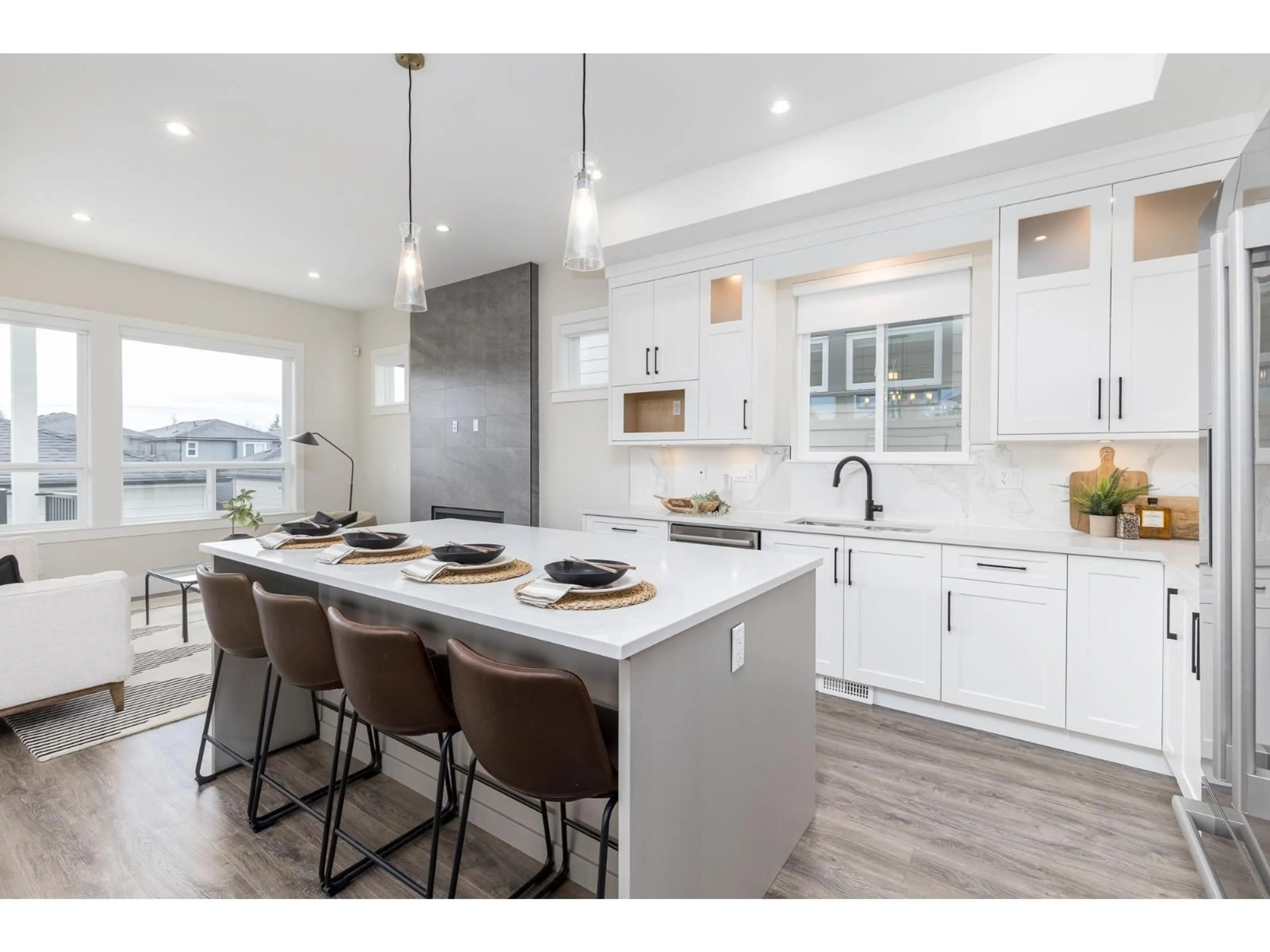 Open concept kitchen, unknown for 16742 20A AVENUE, Surrey British Columbia V3Z1J4