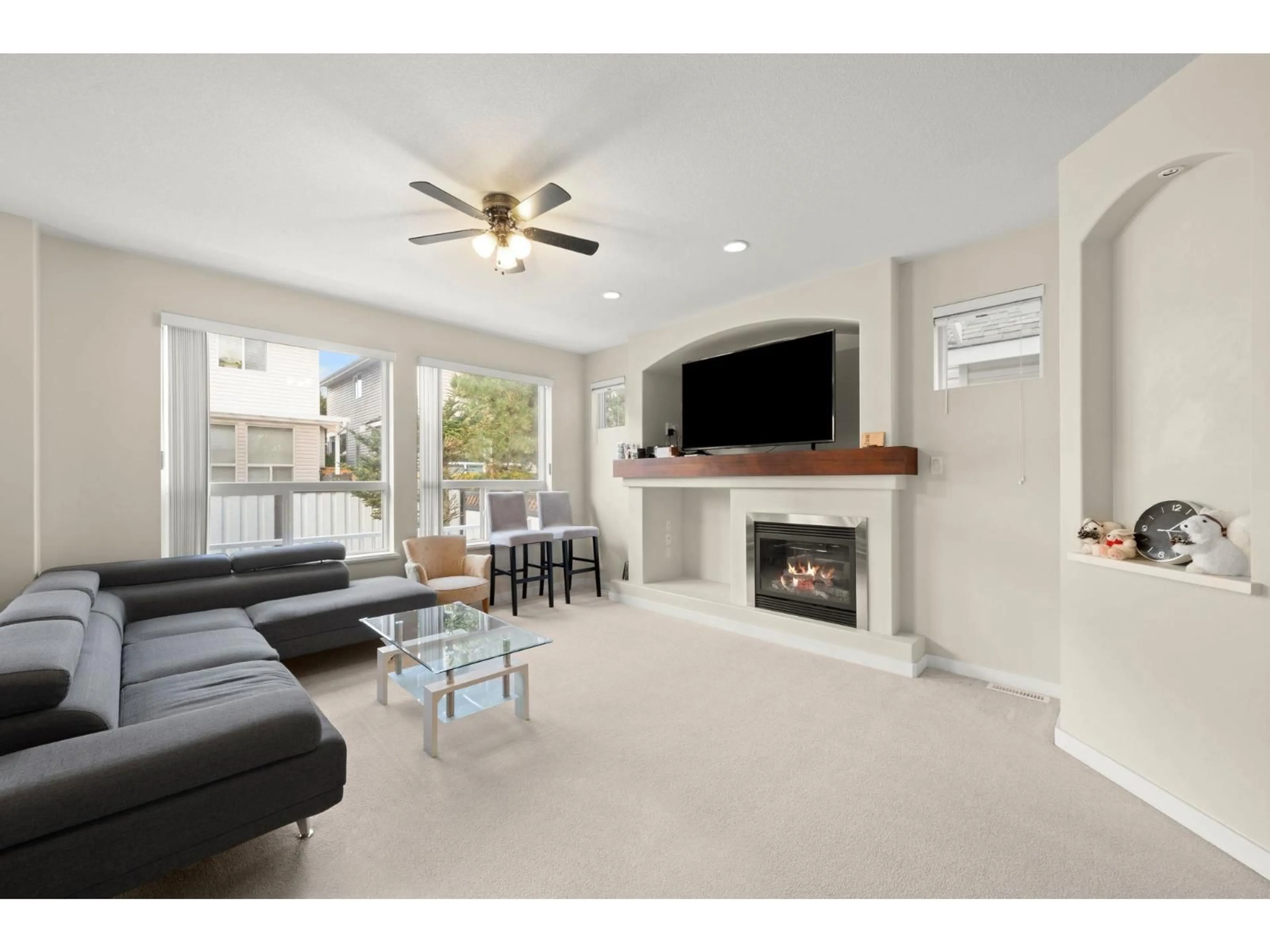 Living room with furniture, unknown for 8179 212 STREET, Langley British Columbia V2Y2C9