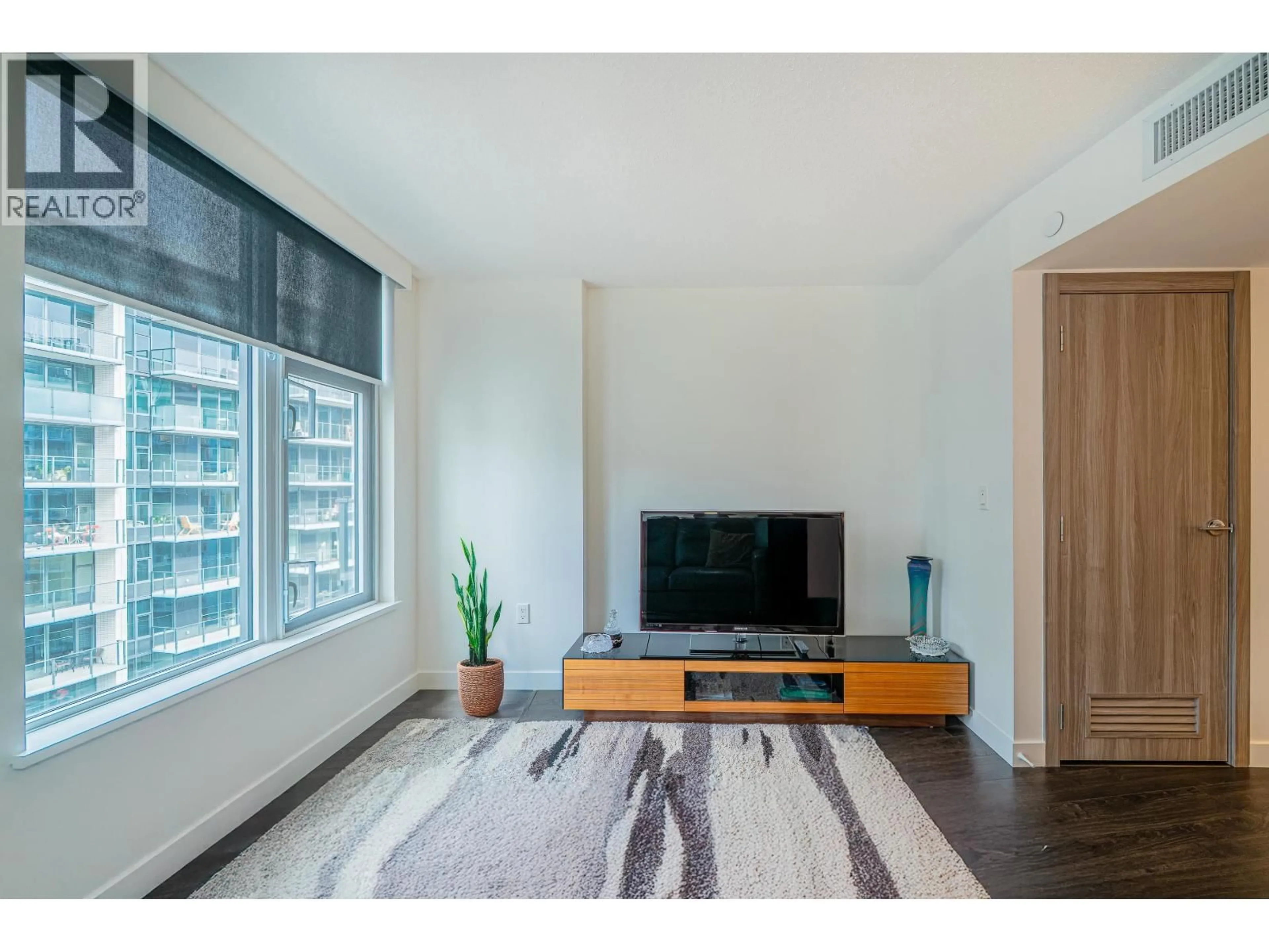 A pic of a room for 1082 - 8608 HAZELBRIDGE WAY, Richmond British Columbia V6X0W2