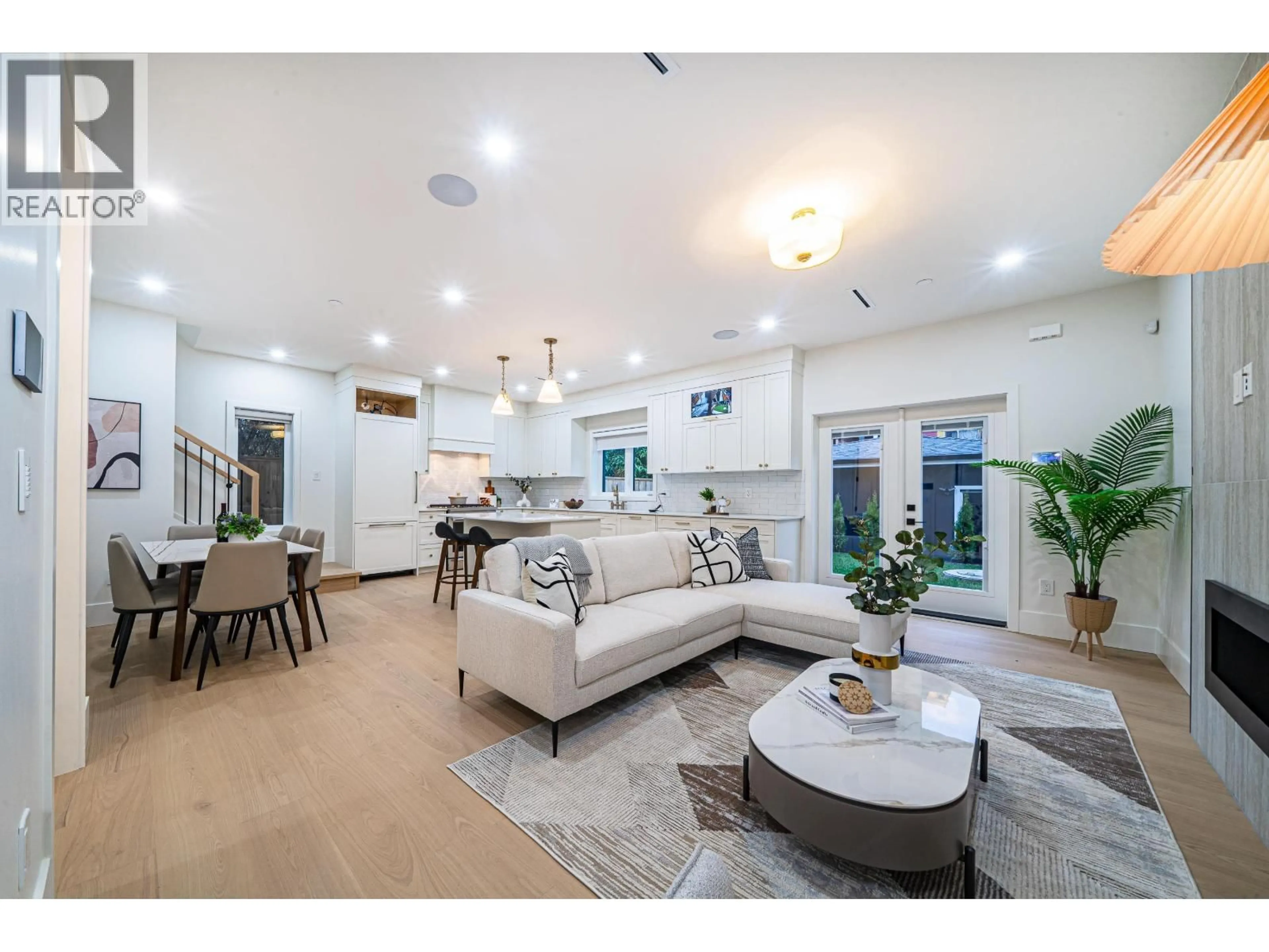 Living room with furniture, unknown for 3462 WELWYN STREET, Vancouver British Columbia V5N3Y7