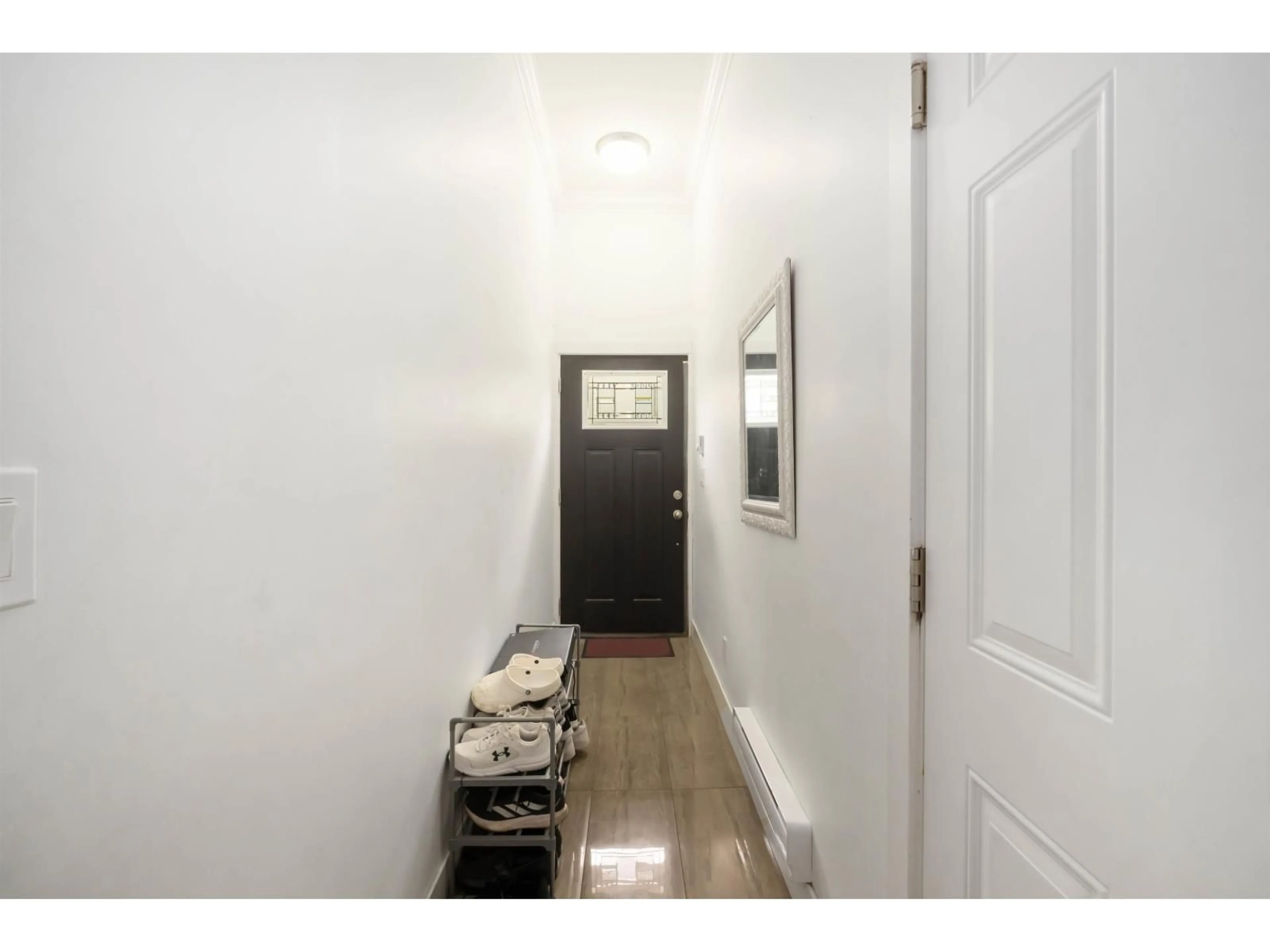 Indoor entryway for 36 - 13670 62 AVENUE, Surrey British Columbia V3X0H8