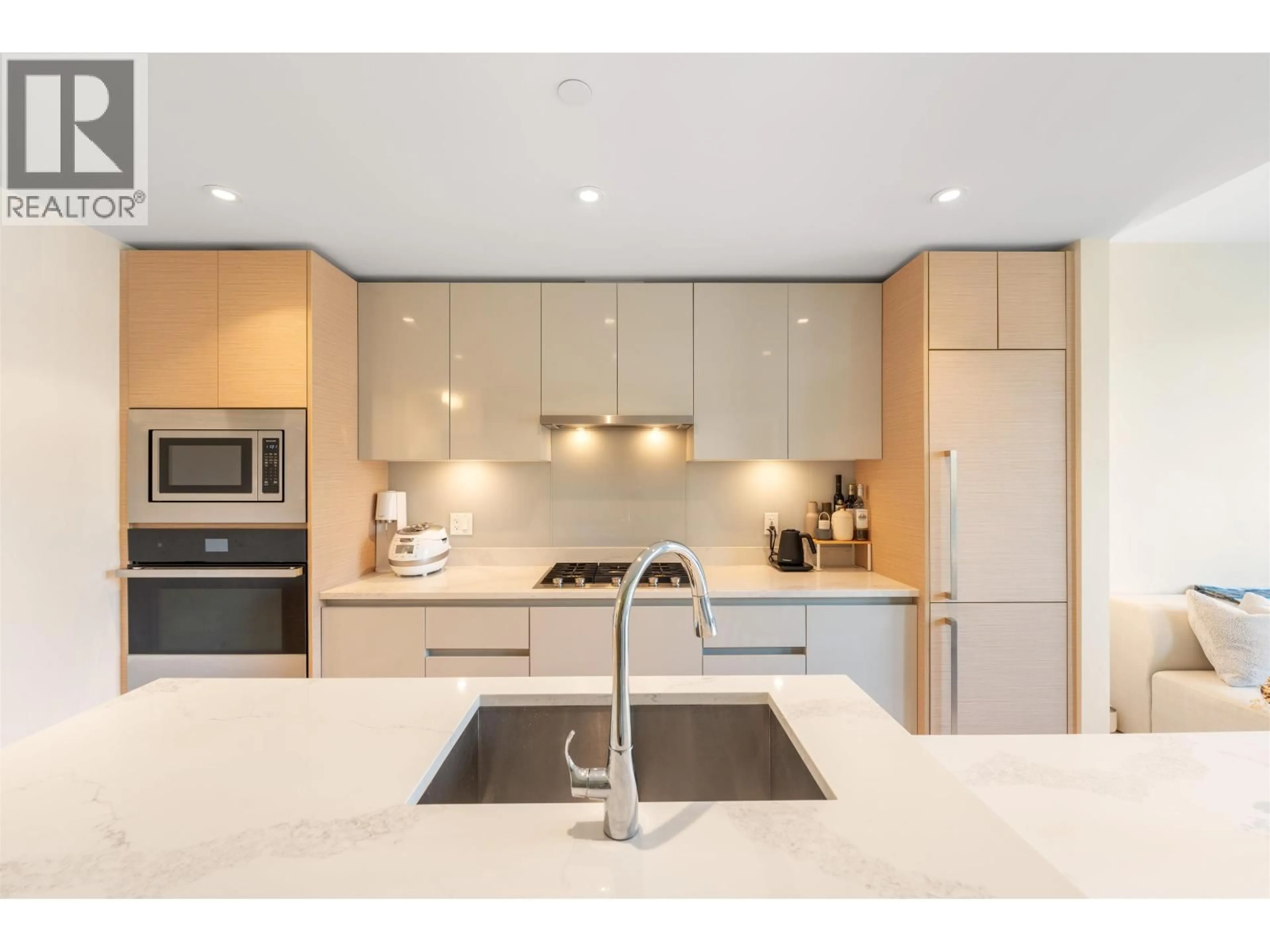 Contemporary kitchen, unknown for 411 - 3538 SAWMILL CRESCENT, Vancouver British Columbia V5S0J8