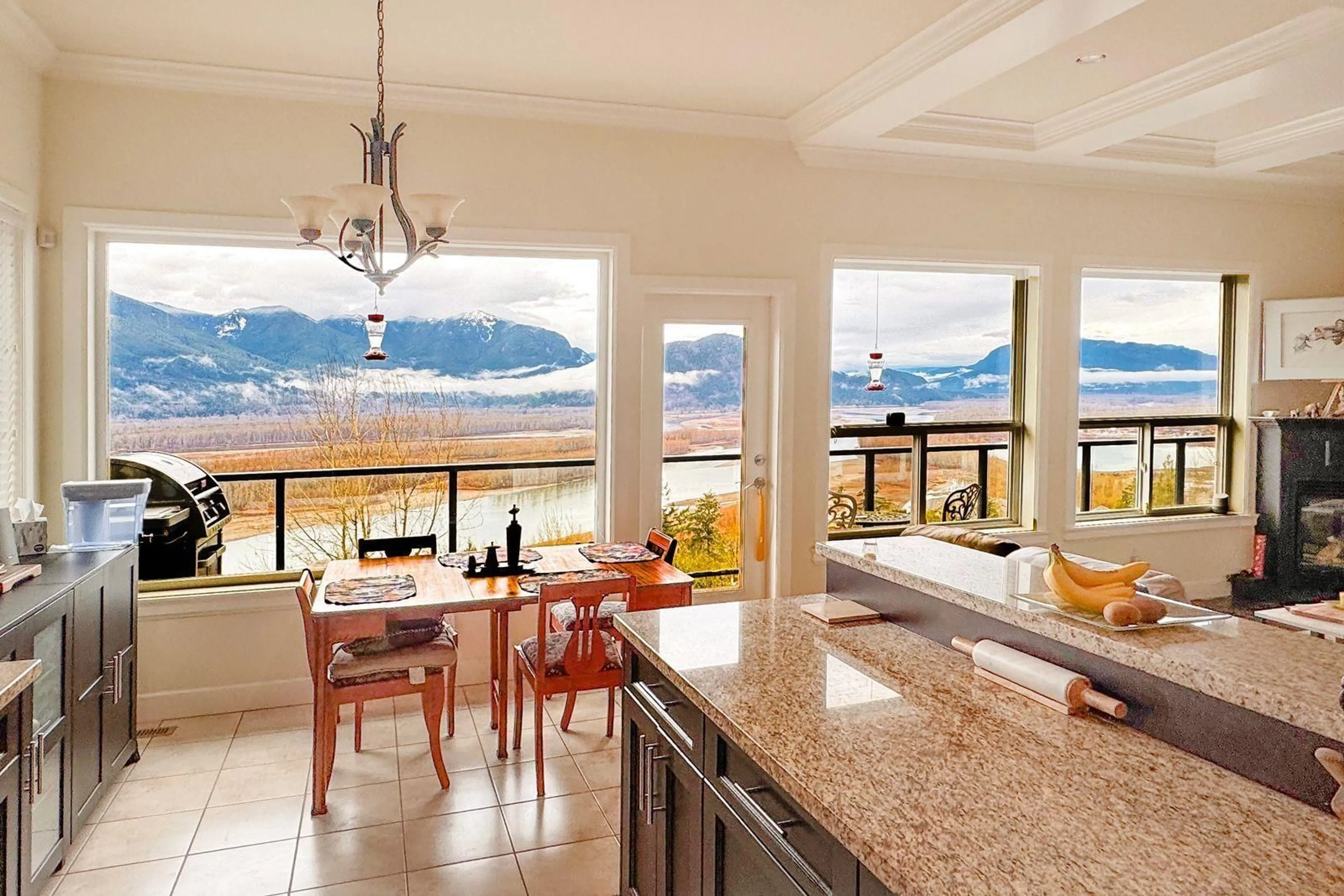 Open concept kitchen, ceramic/tile floor for 5 - 43462 ALAMEDA DRIVE, Chilliwack British Columbia V2R0M3