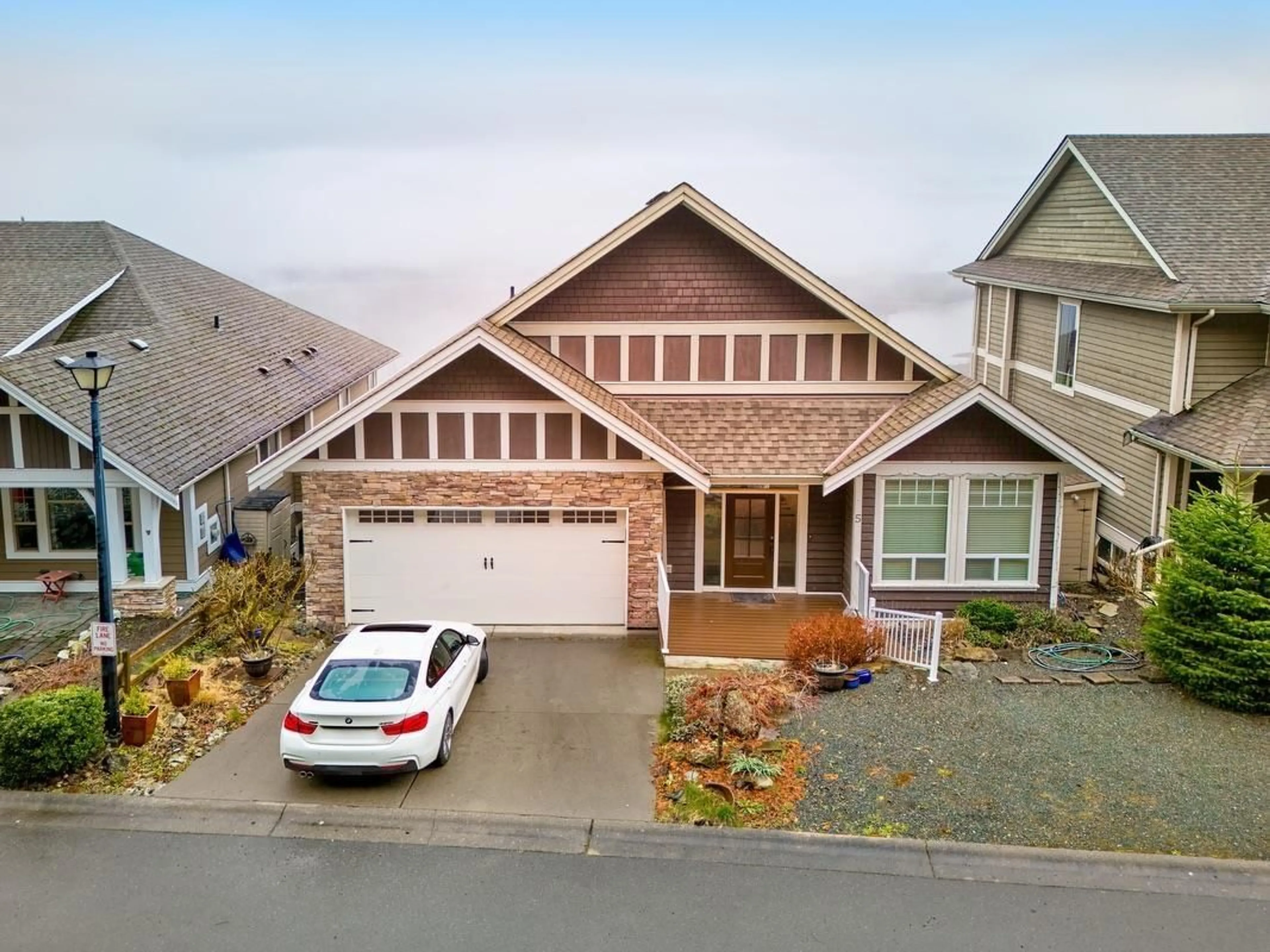 A pic from outside/outdoor area/front of a property/back of a property/a pic from drone, street for 5 - 43462 ALAMEDA DRIVE, Chilliwack British Columbia V2R0M3