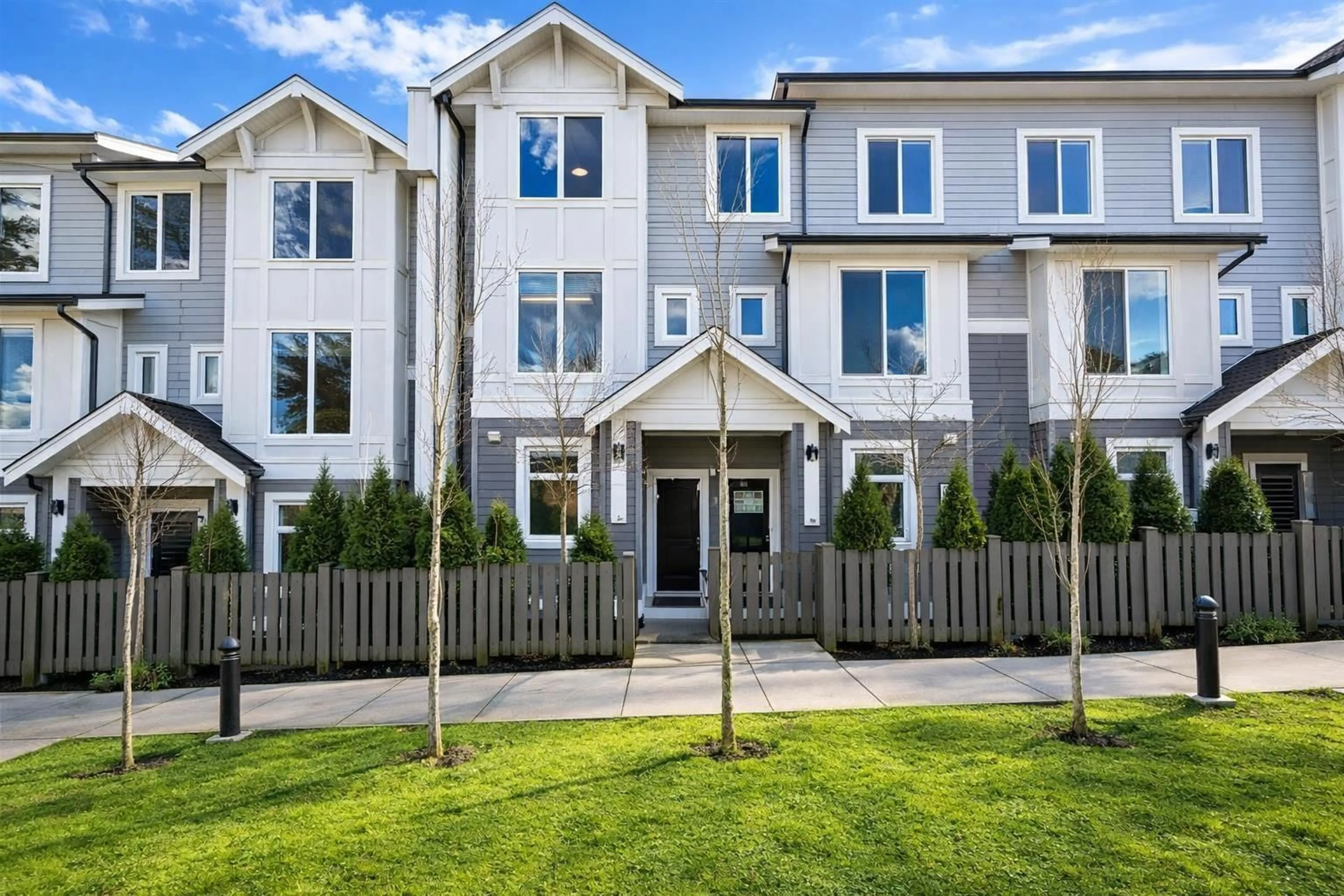 Home with vinyl exterior material, street for 168 - 9718 161A STREET, Surrey British Columbia V4N6S7