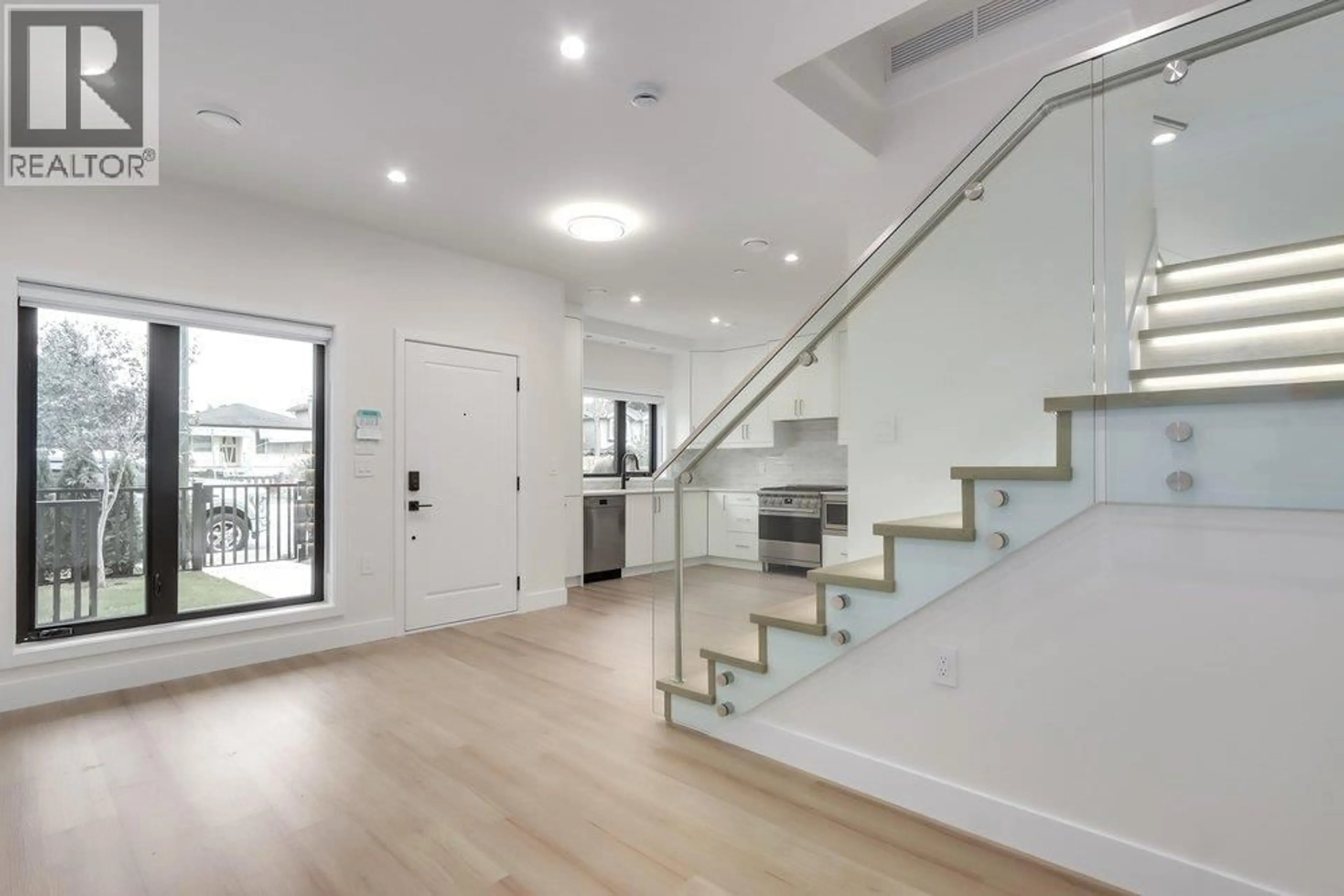 Unknown for 1 - 4257 KNIGHT STREET, Vancouver British Columbia V5N3M3