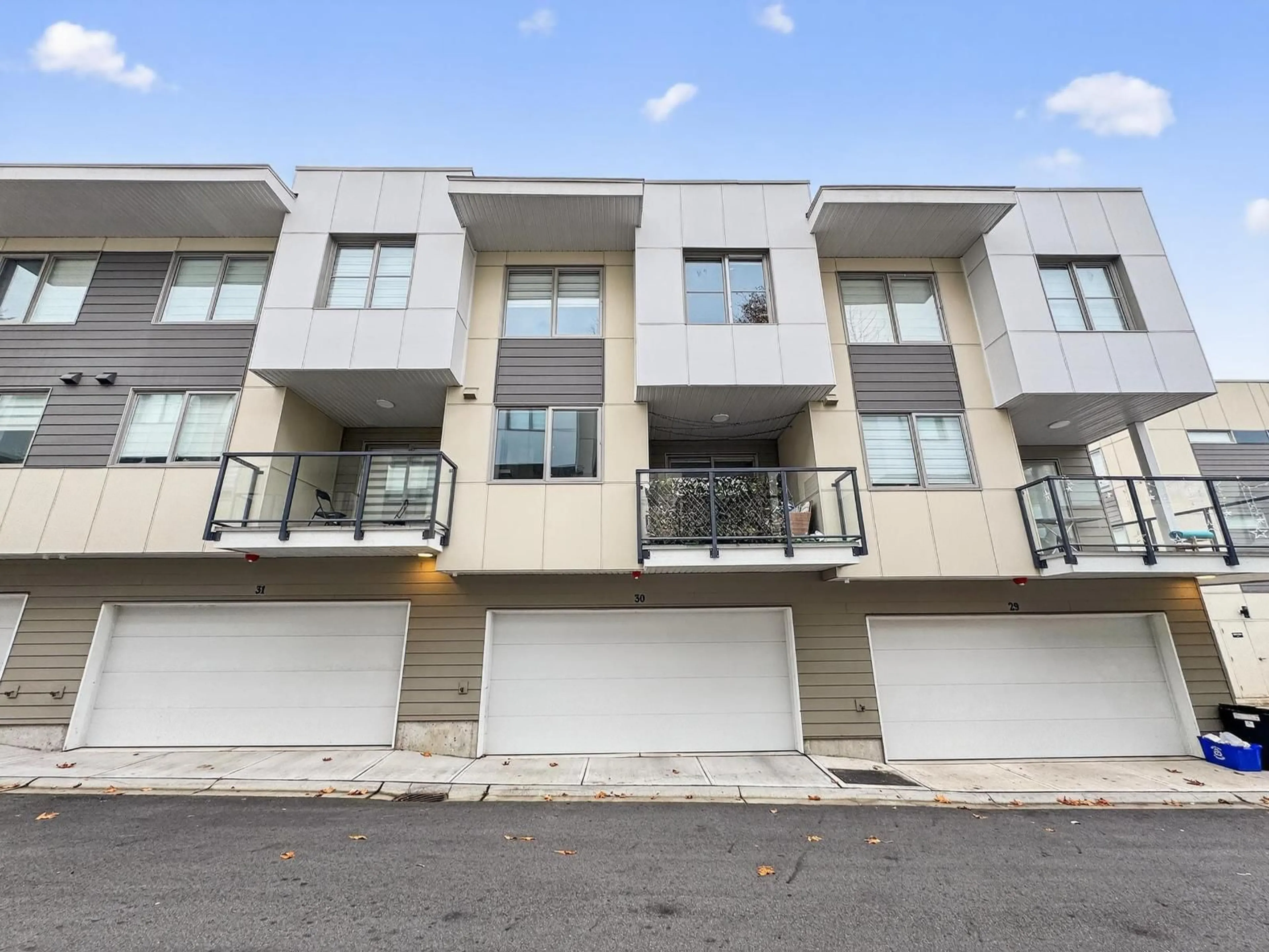 Unknown for 30 - 12585 104A AVENUE, Surrey British Columbia V3V0G7