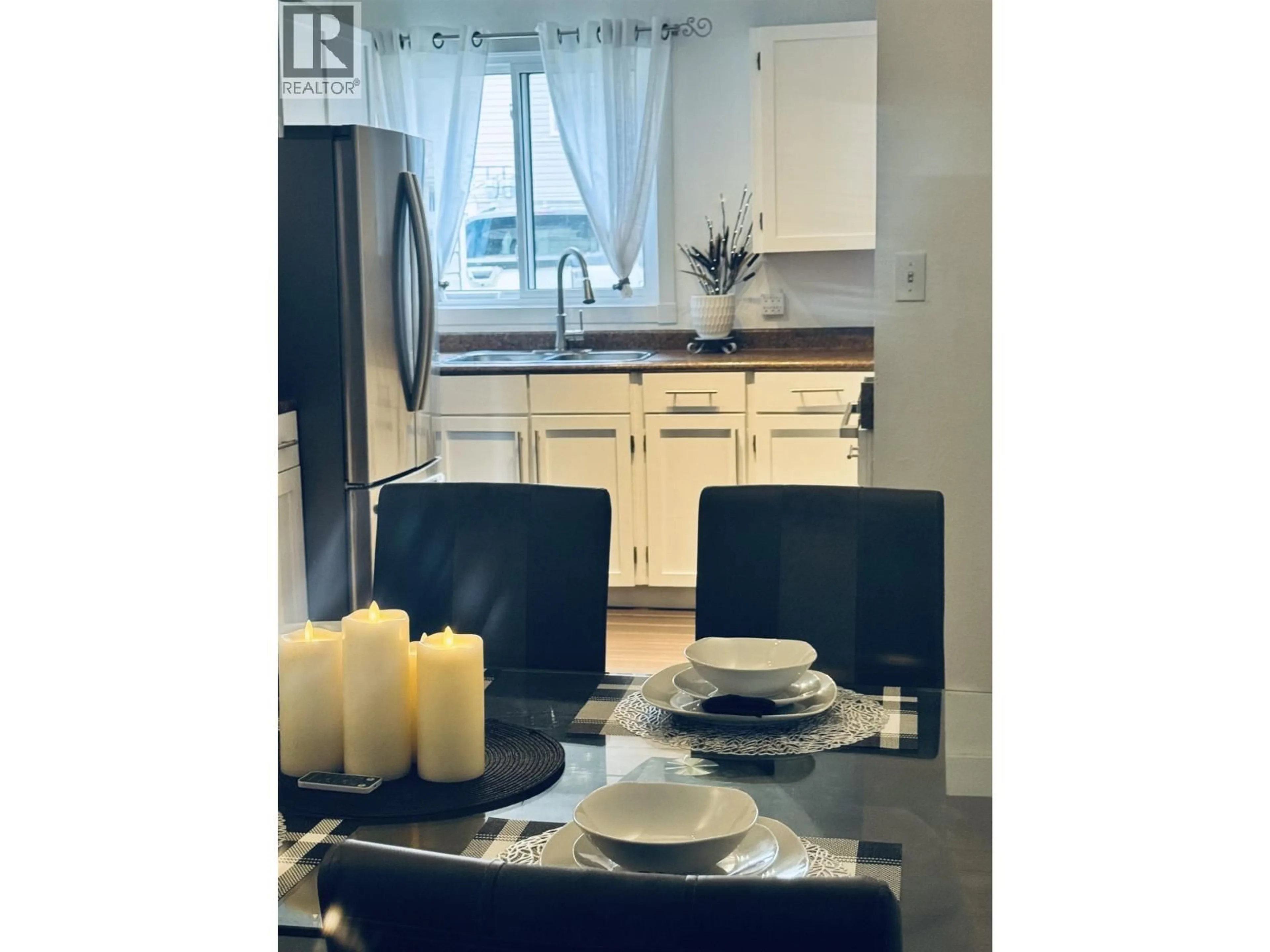 Dining room, unknown for 2082 SPRINGER AVENUE, Burnaby British Columbia V5B3M5