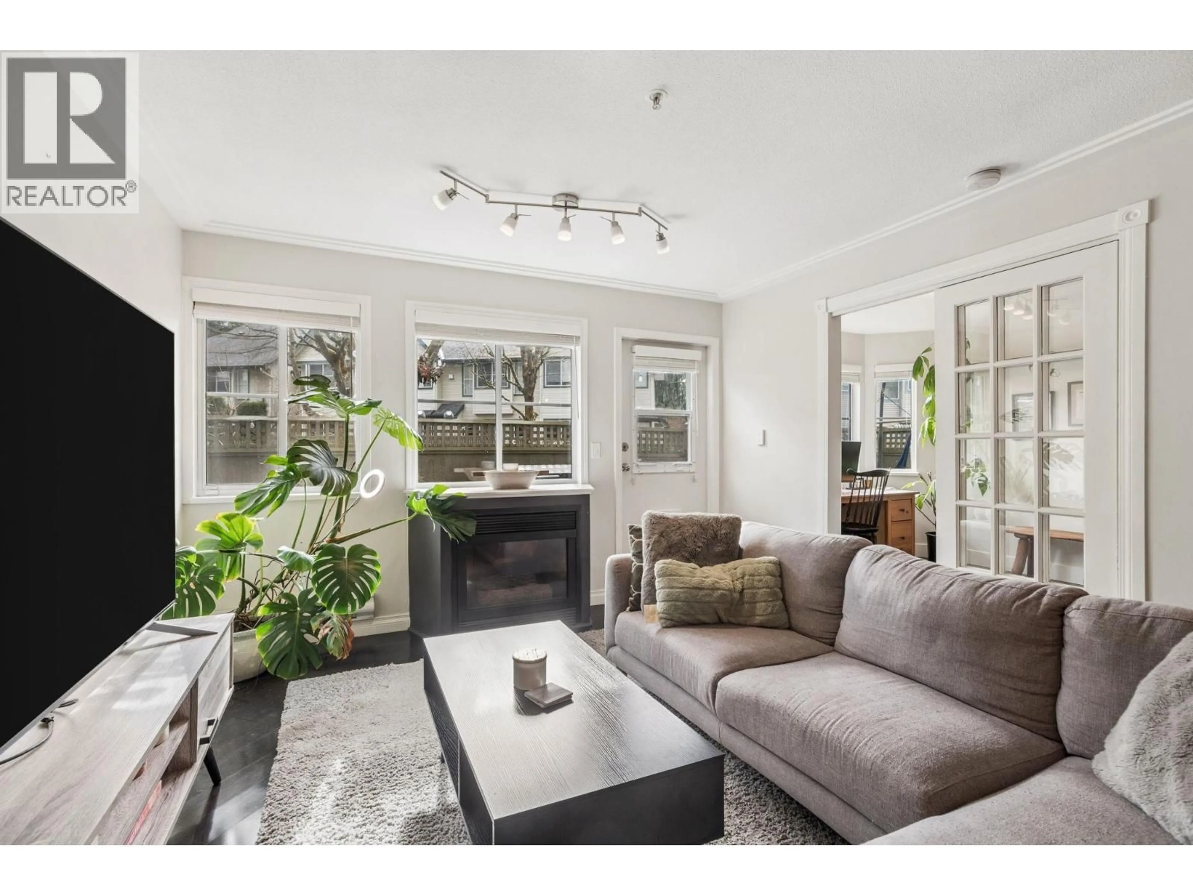 Living room with furniture, unknown for 53 - 19034 MCMYN ROAD, Pitt Meadows British Columbia V3Y2N8