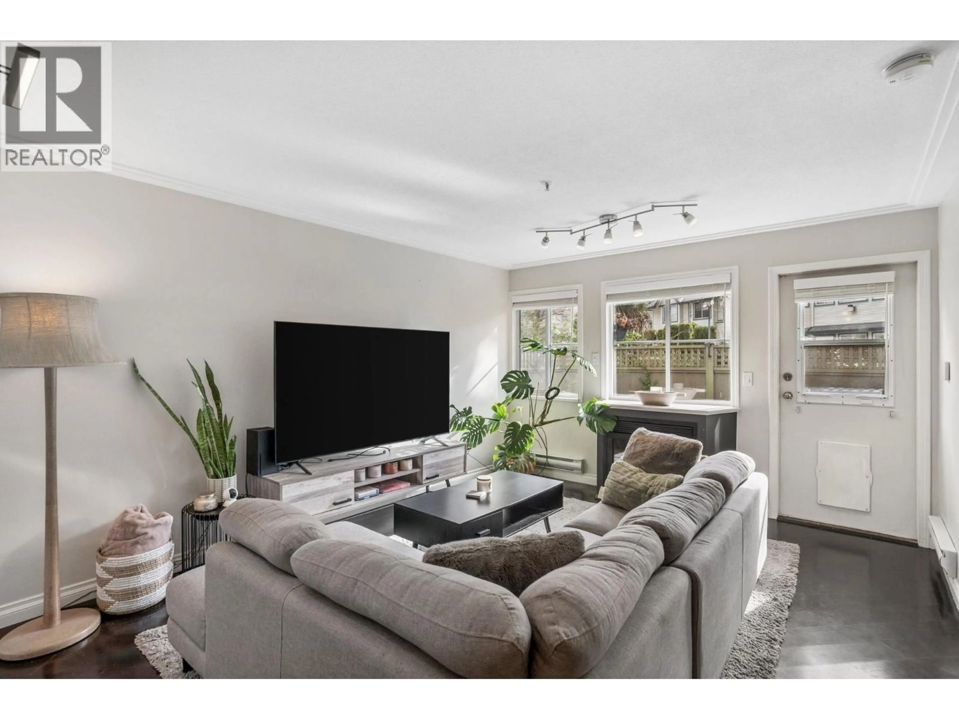 Living room with furniture, unknown for 53 - 19034 MCMYN ROAD, Pitt Meadows British Columbia V3Y2N8