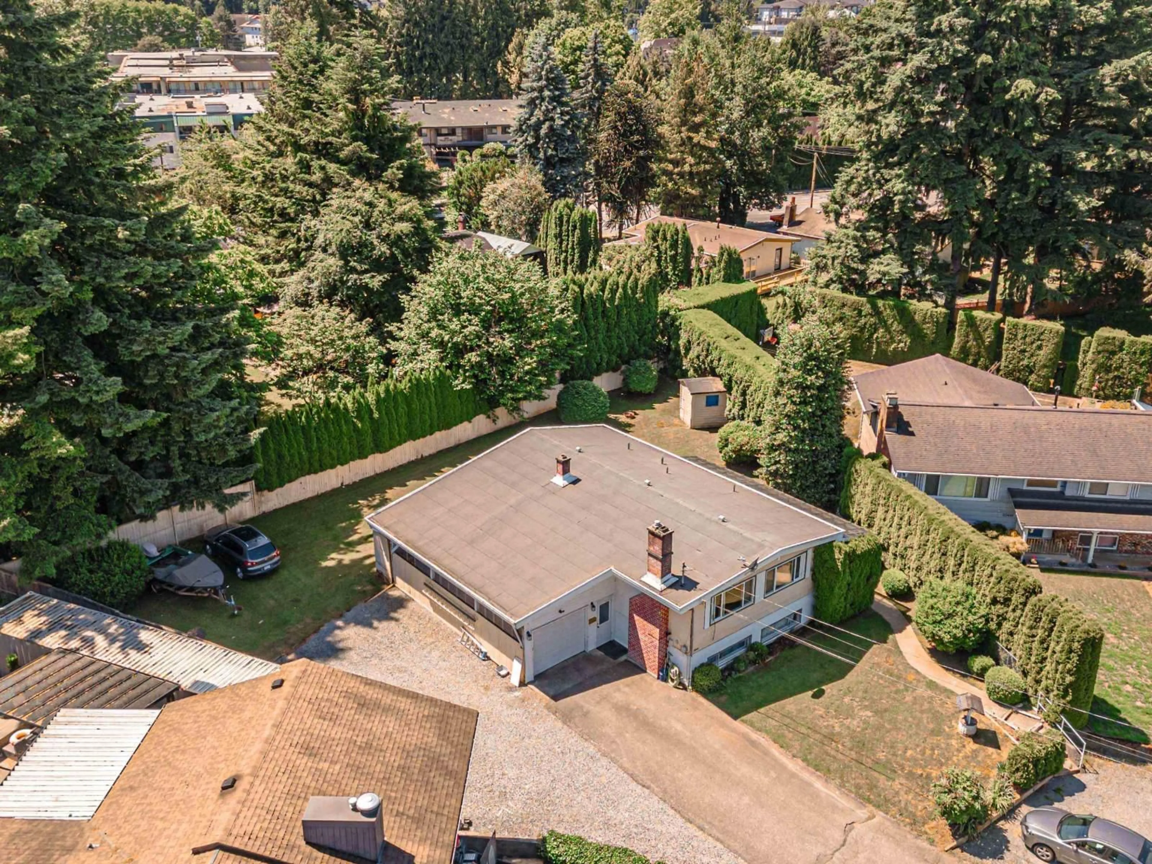 A pic from outside/outdoor area/front of a property/back of a property/a pic from drone, street for 33460 CONWAY PLACE, Abbotsford British Columbia V2S2R6