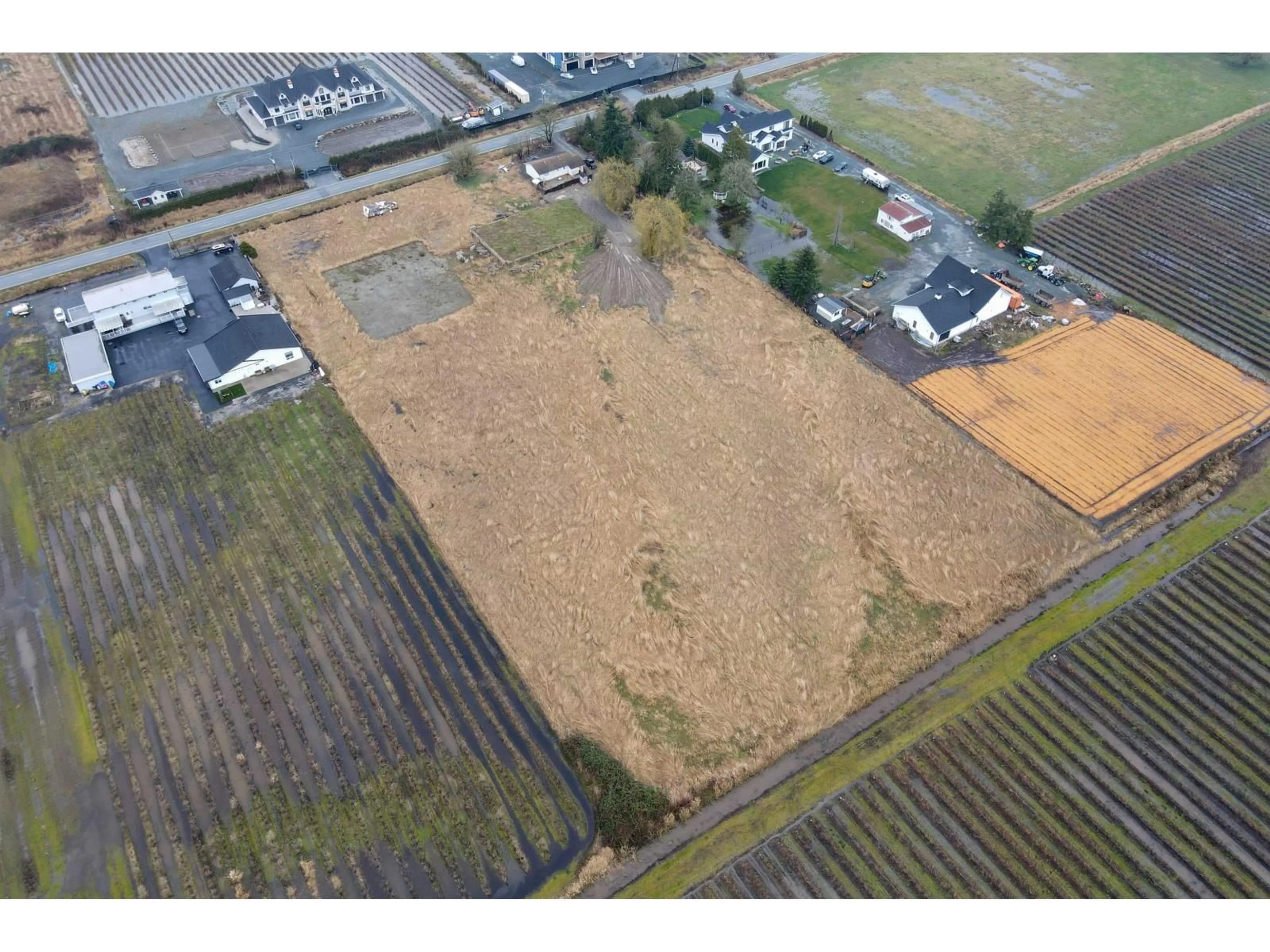 A pic from outside/outdoor area/front of a property/back of a property/a pic from drone, street for 16952 40 AVENUE, Surrey British Columbia V3Z1C8