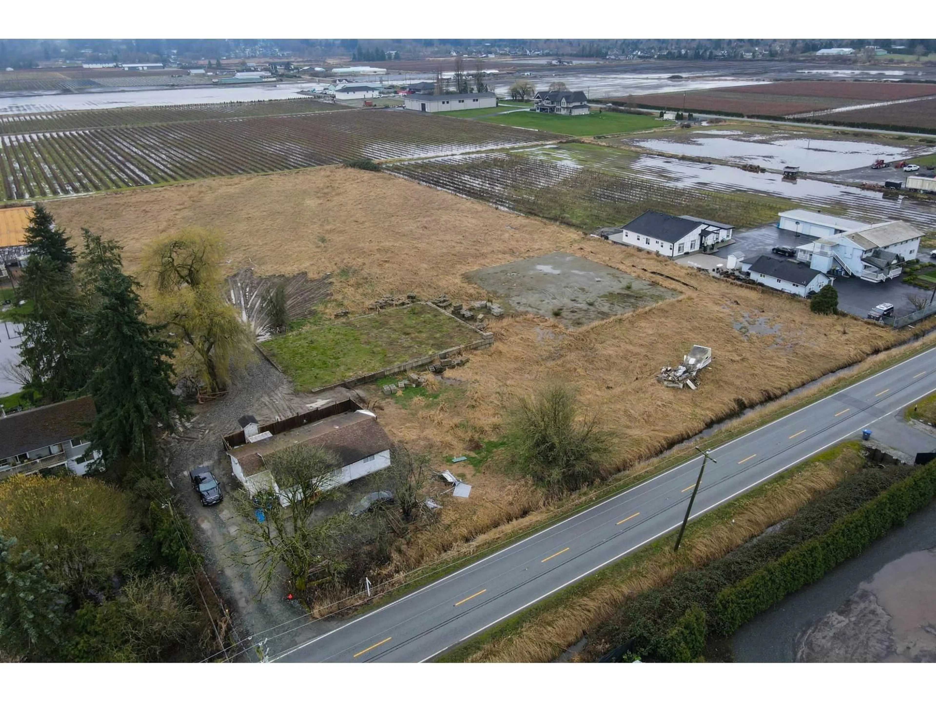 A pic from outside/outdoor area/front of a property/back of a property/a pic from drone, building for 16952 40 AVENUE, Surrey British Columbia V3Z1C8