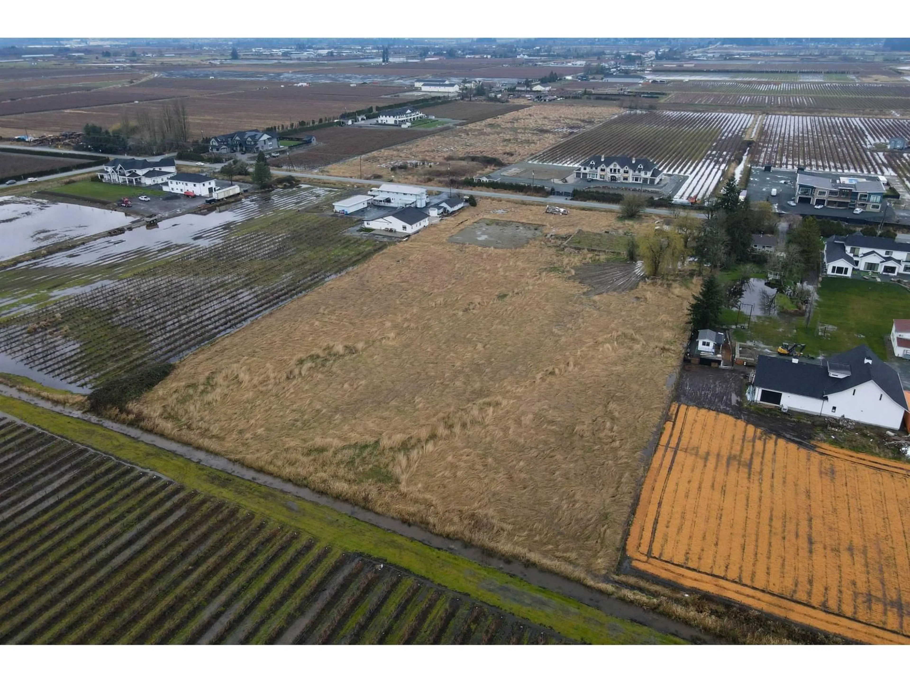 A pic from outside/outdoor area/front of a property/back of a property/a pic from drone, unknown for 16952 40 AVENUE, Surrey British Columbia V3Z1C8