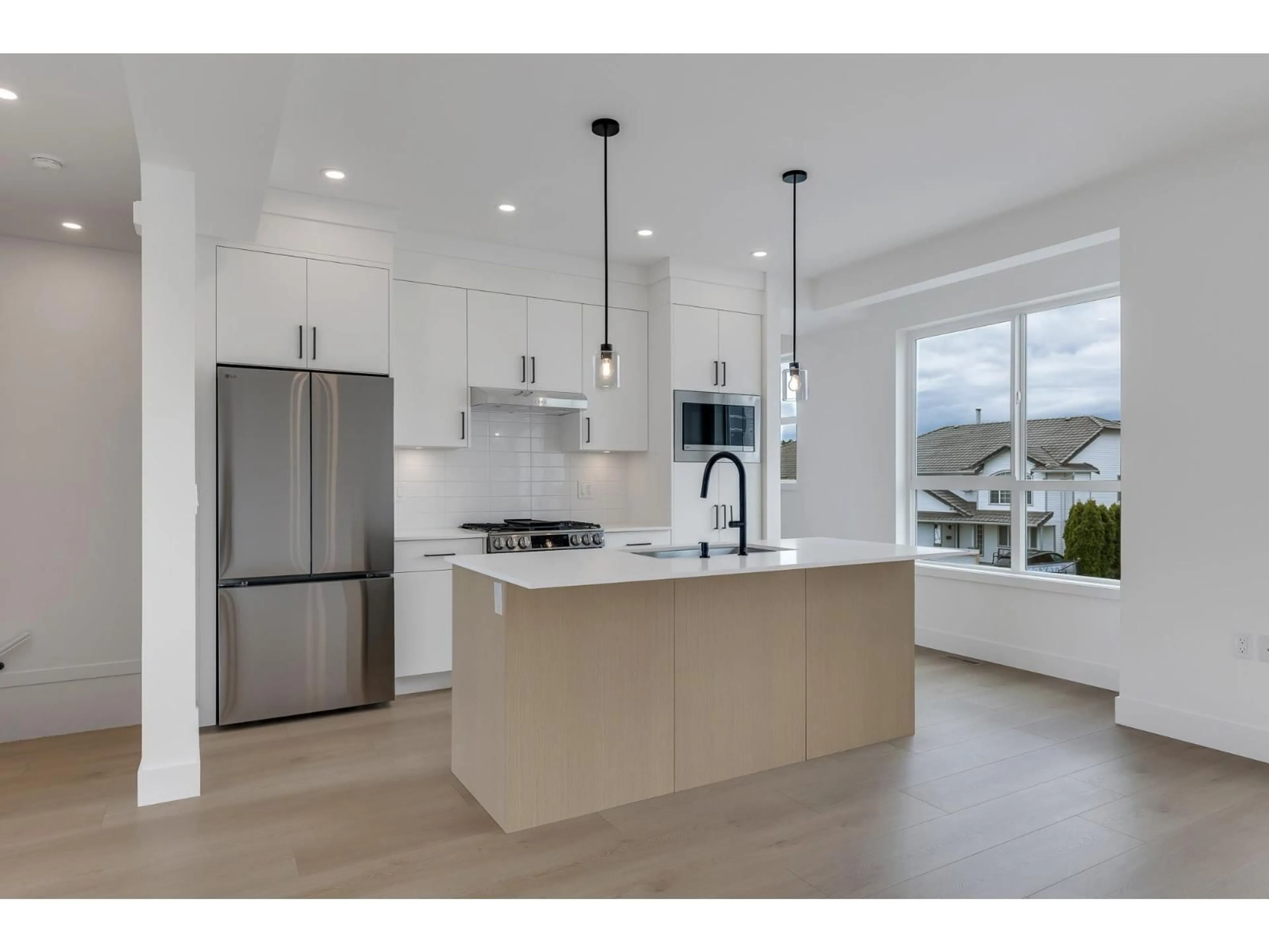 Open concept kitchen, unknown for 4 - 30501 ROBIN DRIVE, Abbotsford British Columbia V2T6Y5
