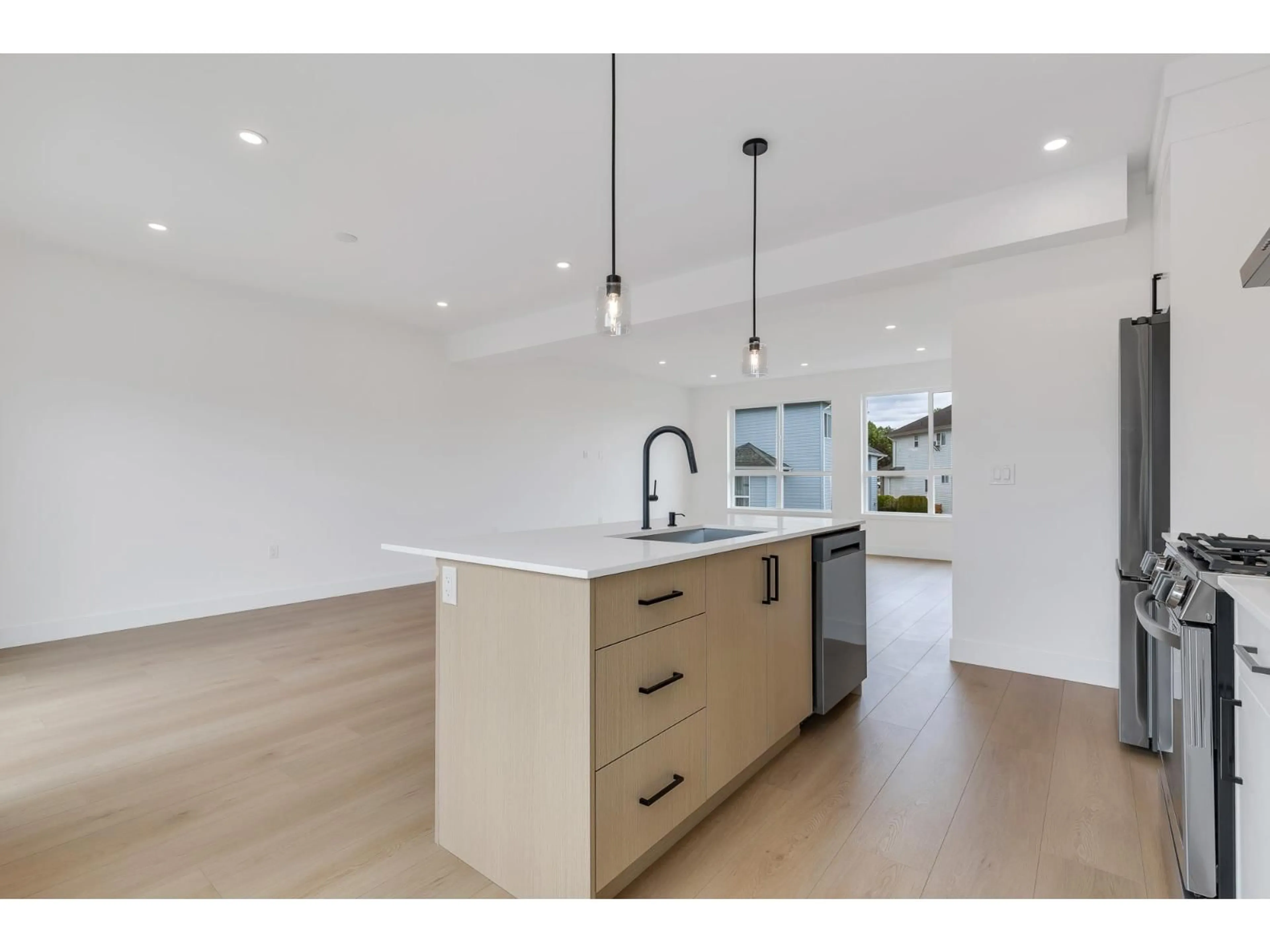 Open concept kitchen, unknown for 4 - 30501 ROBIN DRIVE, Abbotsford British Columbia V2T6Y5