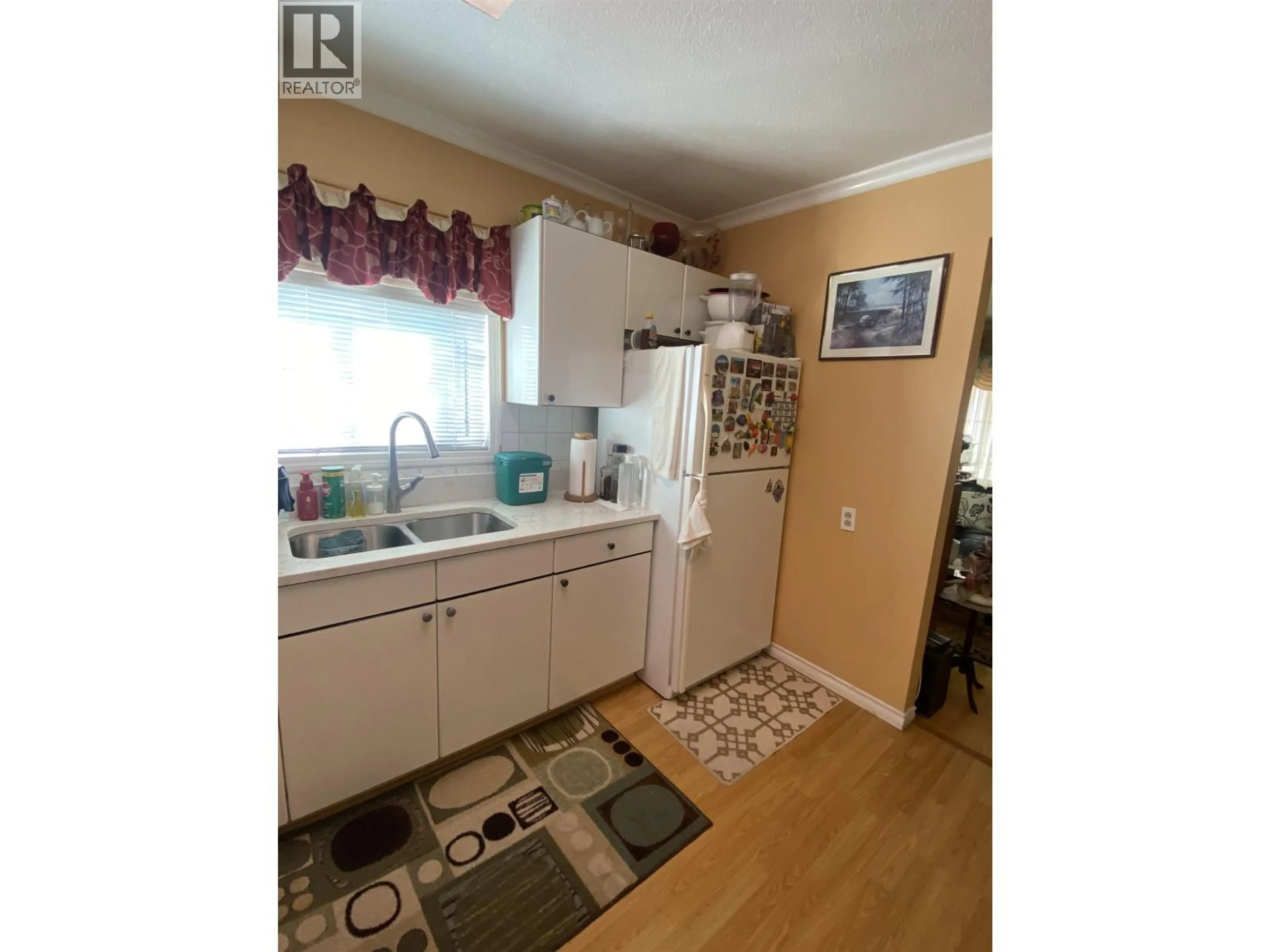 Standard kitchen, unknown for 4712 VICTORIA DRIVE, Vancouver British Columbia V5N4P1