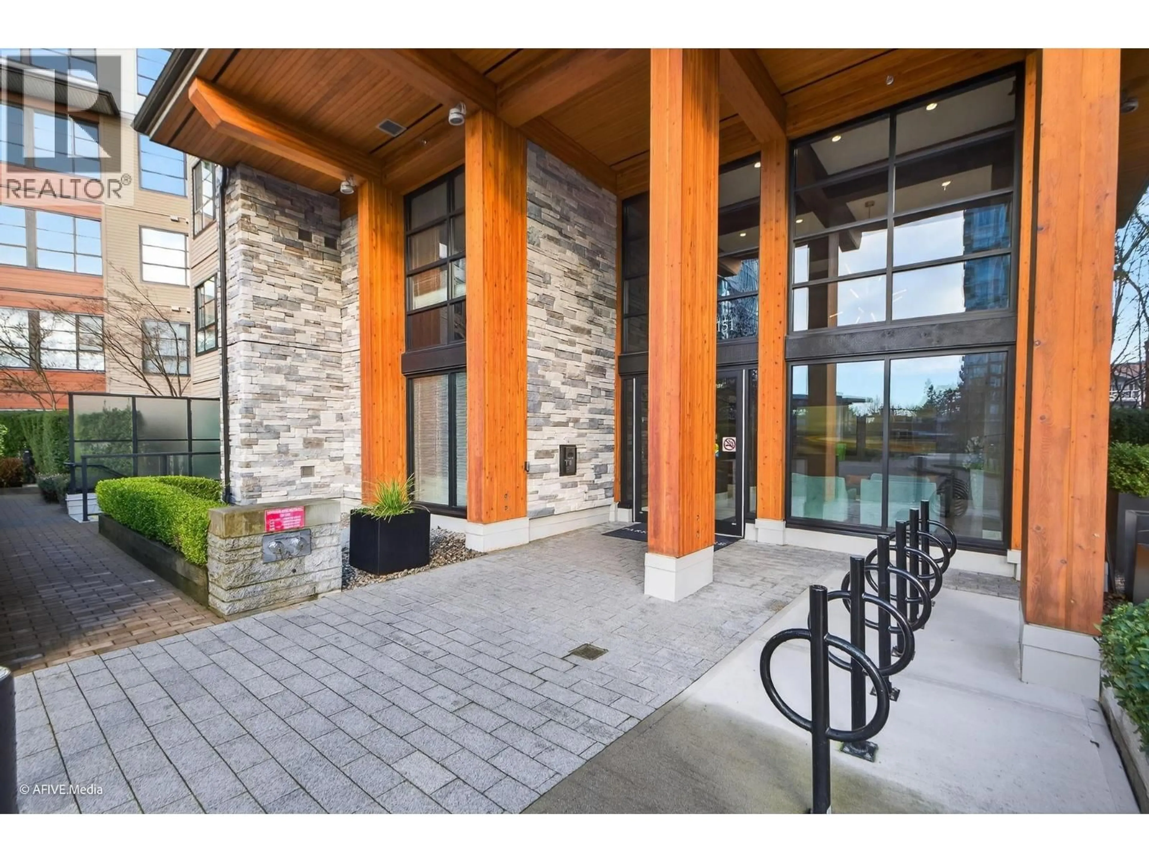 Indoor foyer for 308 - 1151 WINDSOR MEWS, Coquitlam British Columbia V3B0M9